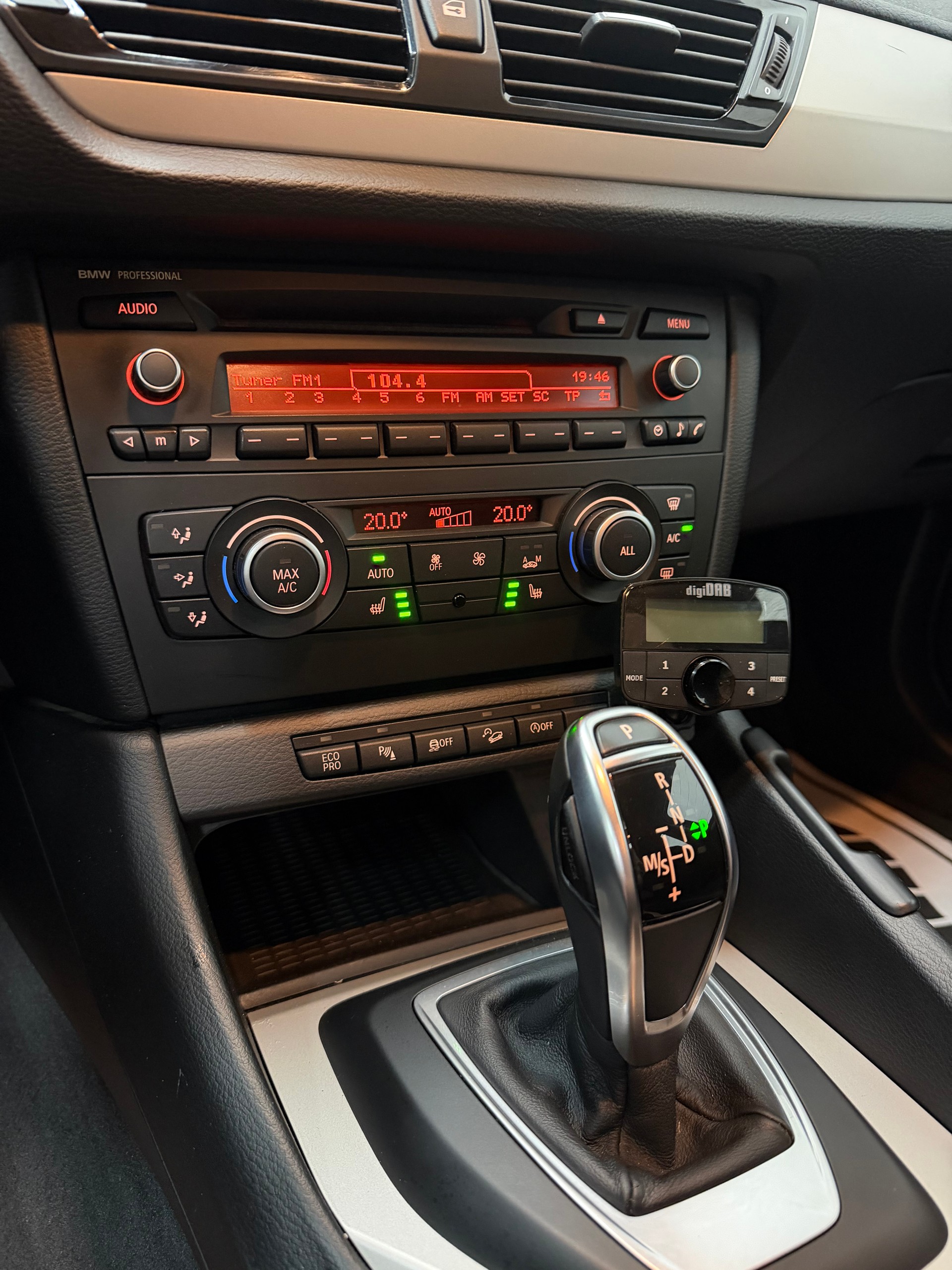 BMW X1 xDrive 20d Steptronic //NEU AB MFK!-image-11