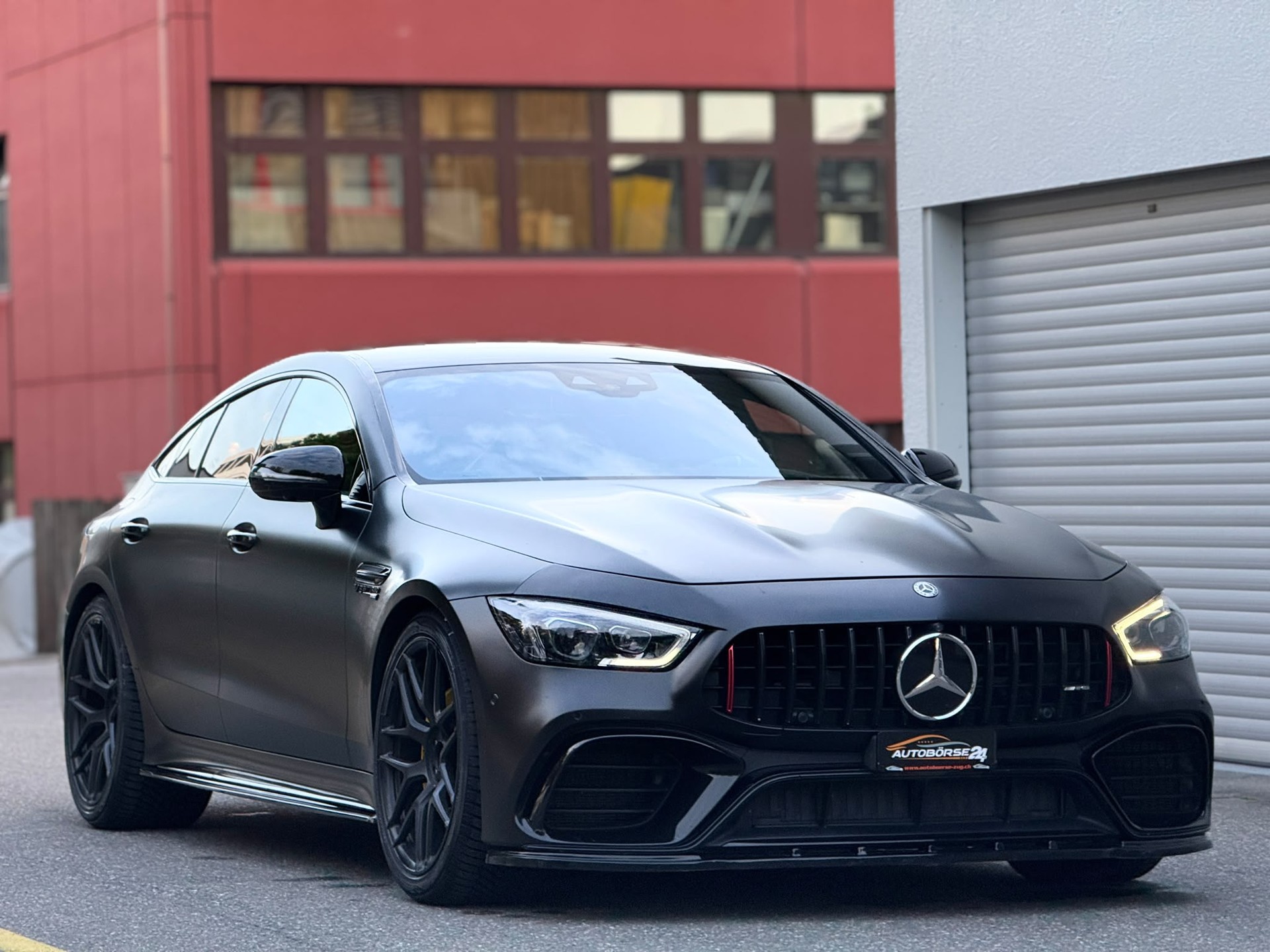 MERCEDES-BENZ AMG GT 63 S 4matic+-showroom-element-1