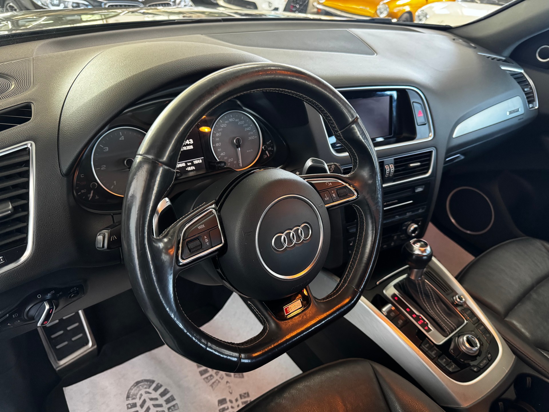 AUDI SQ5 3.0 TDI quattro tiptronic-image-11