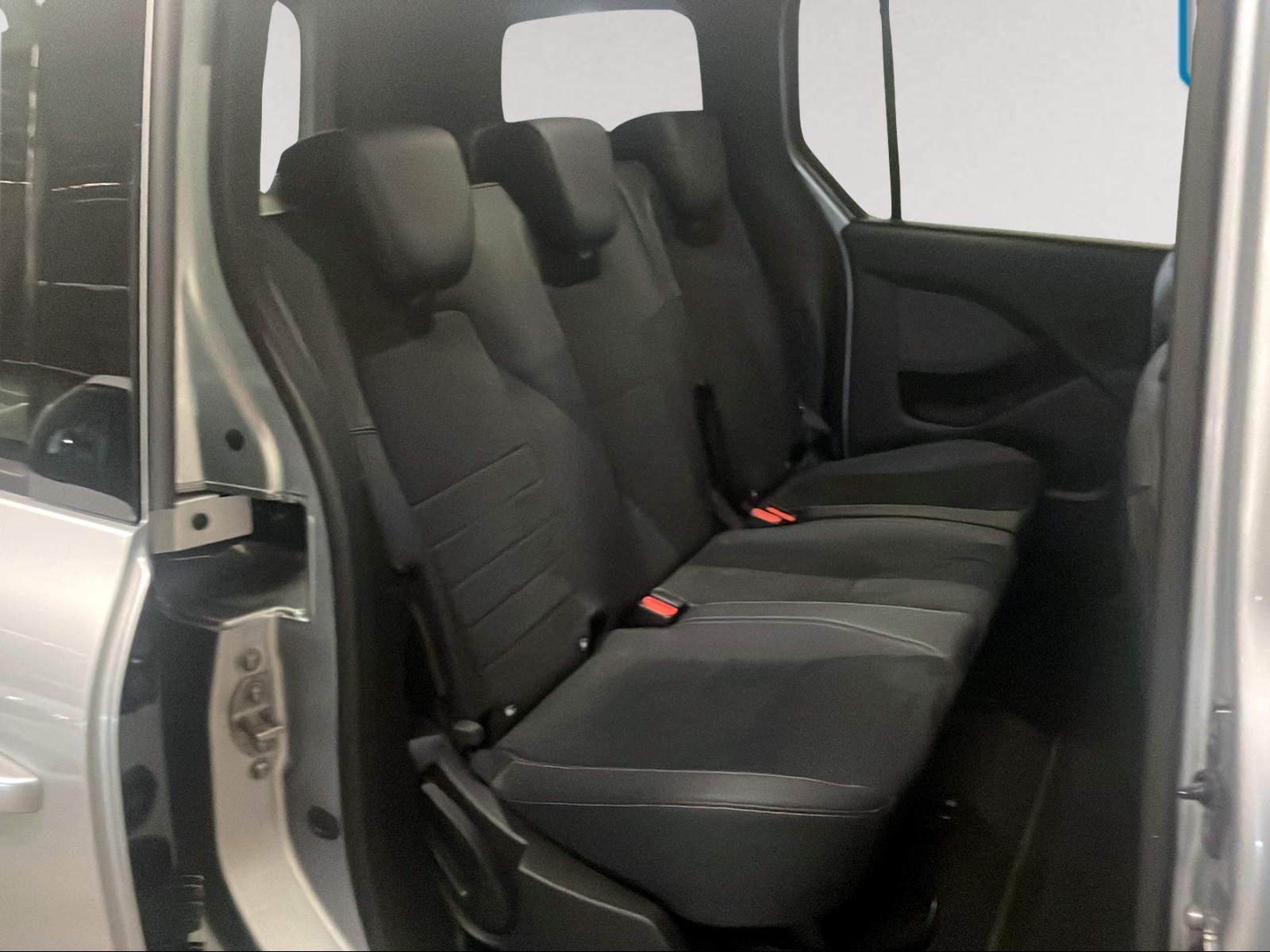 MERCEDES-BENZ EQT-image-7