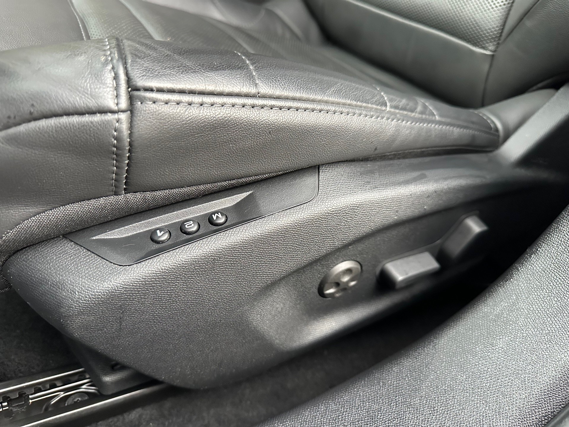CITROEN C5 X 1.6i PHEV Shine e-EAT8-image-15