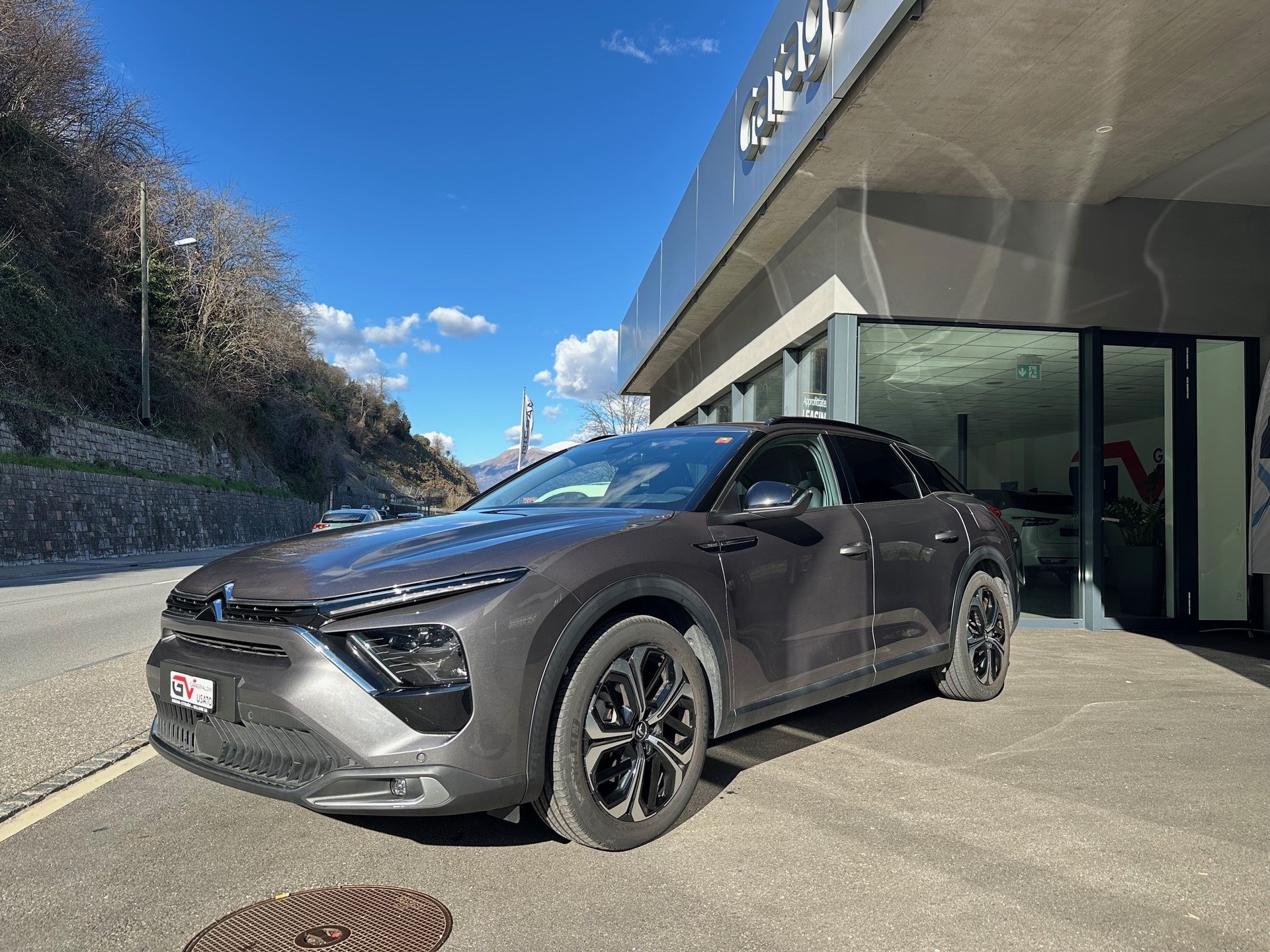 CITROEN C5 X 1.6i PHEV Shine e-EAT8-image-3