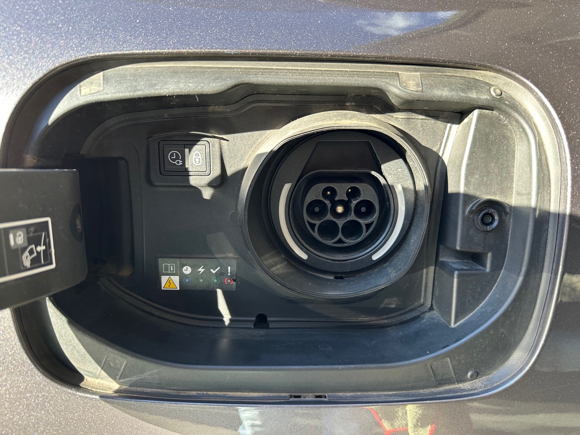 CITROEN C5 X 1.6i PHEV Shine e-EAT8-image-5