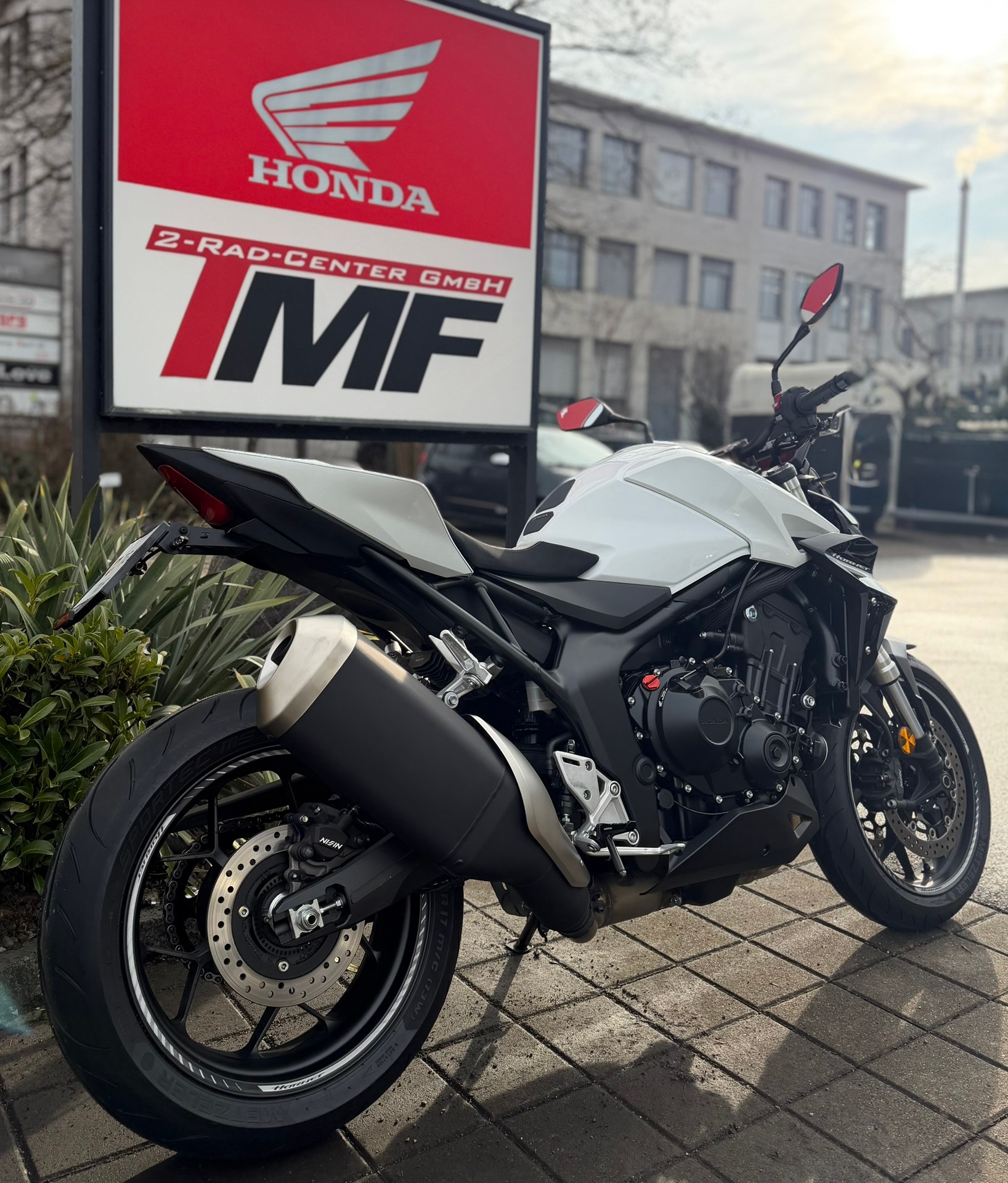 HONDA HORNET 1000-showroom-element-2