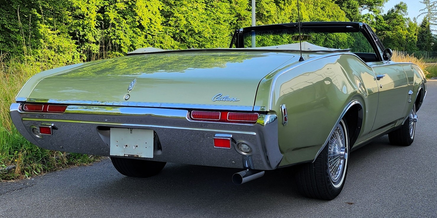 OLDSMOBILE CUTLASS S Supreme-image-3
