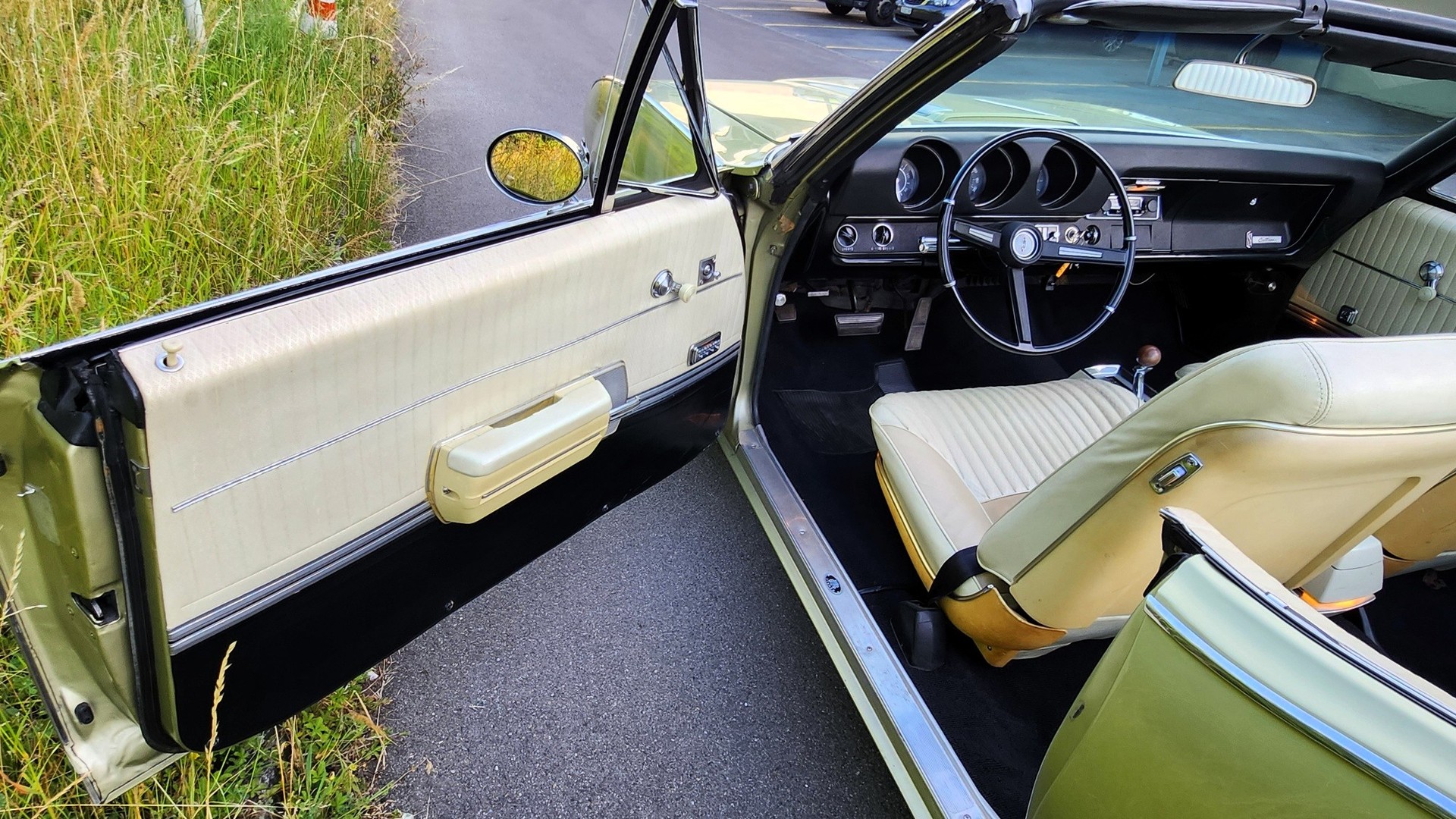 OLDSMOBILE CUTLASS S Supreme-image-12