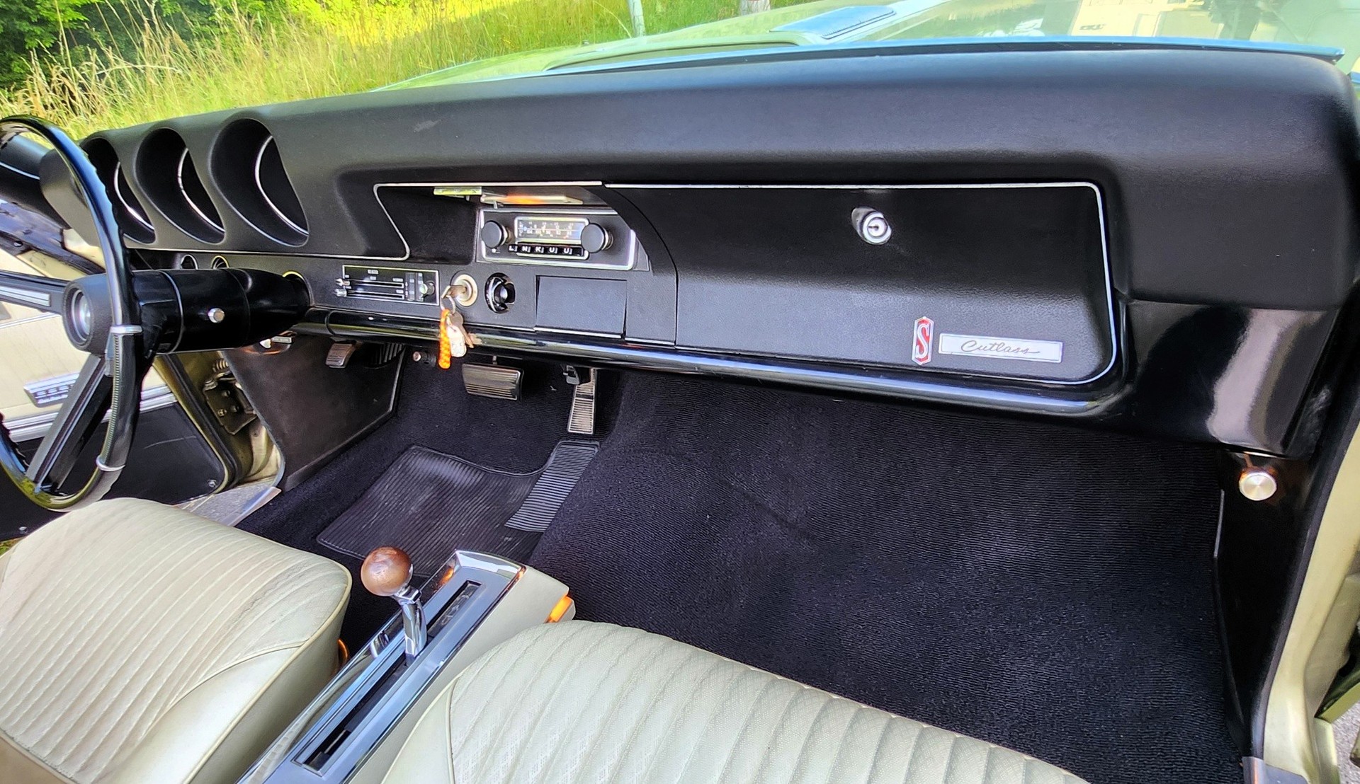 OLDSMOBILE CUTLASS S Supreme-image-13