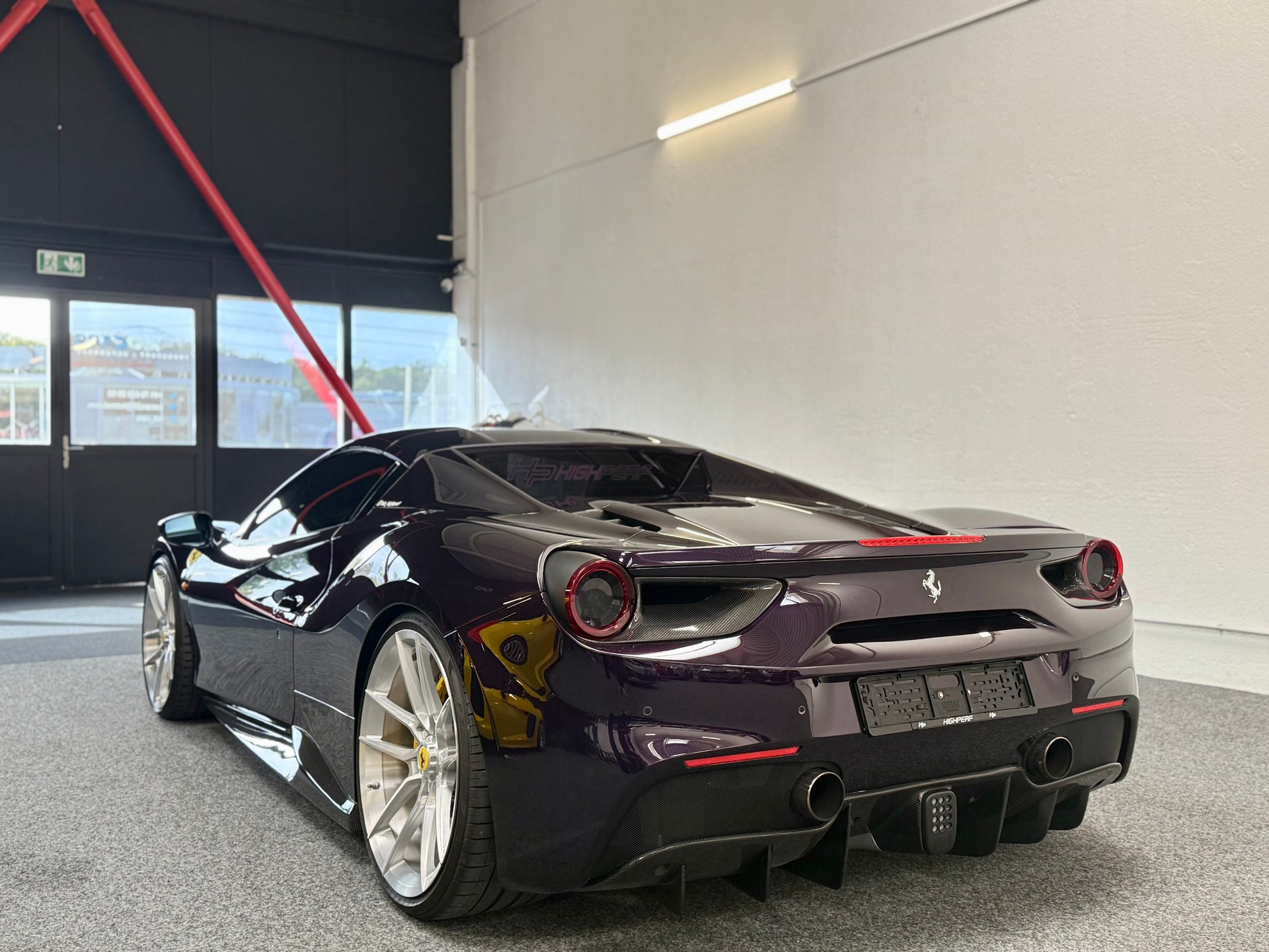 FERRARI 488 Spider 3.9 V8-showroom-element-1