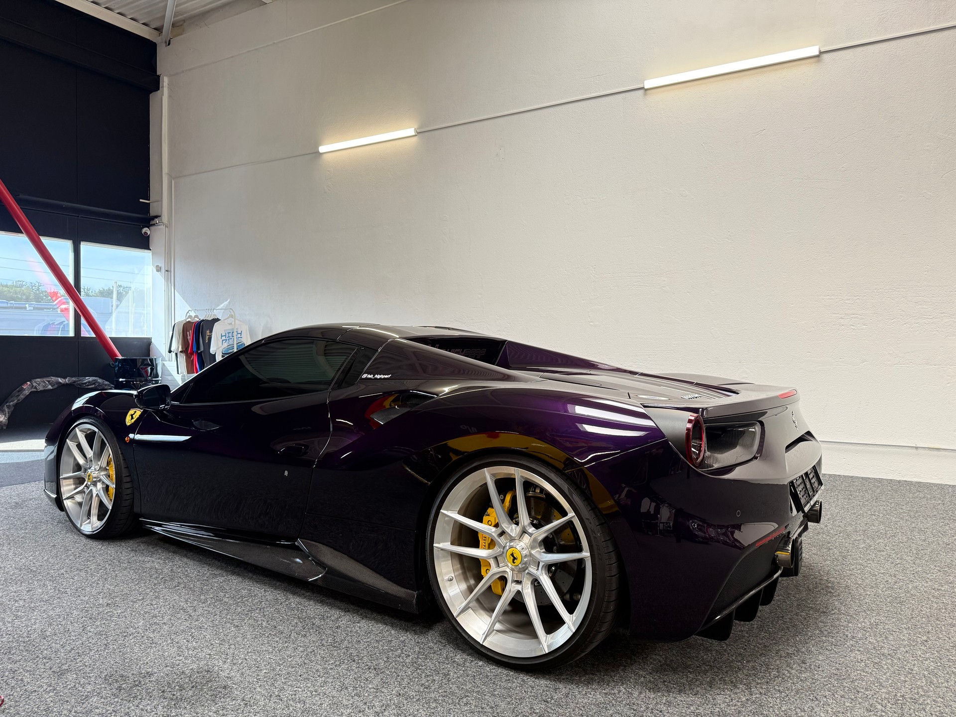 FERRARI 488 Spider 3.9 V8-showroom-element-2