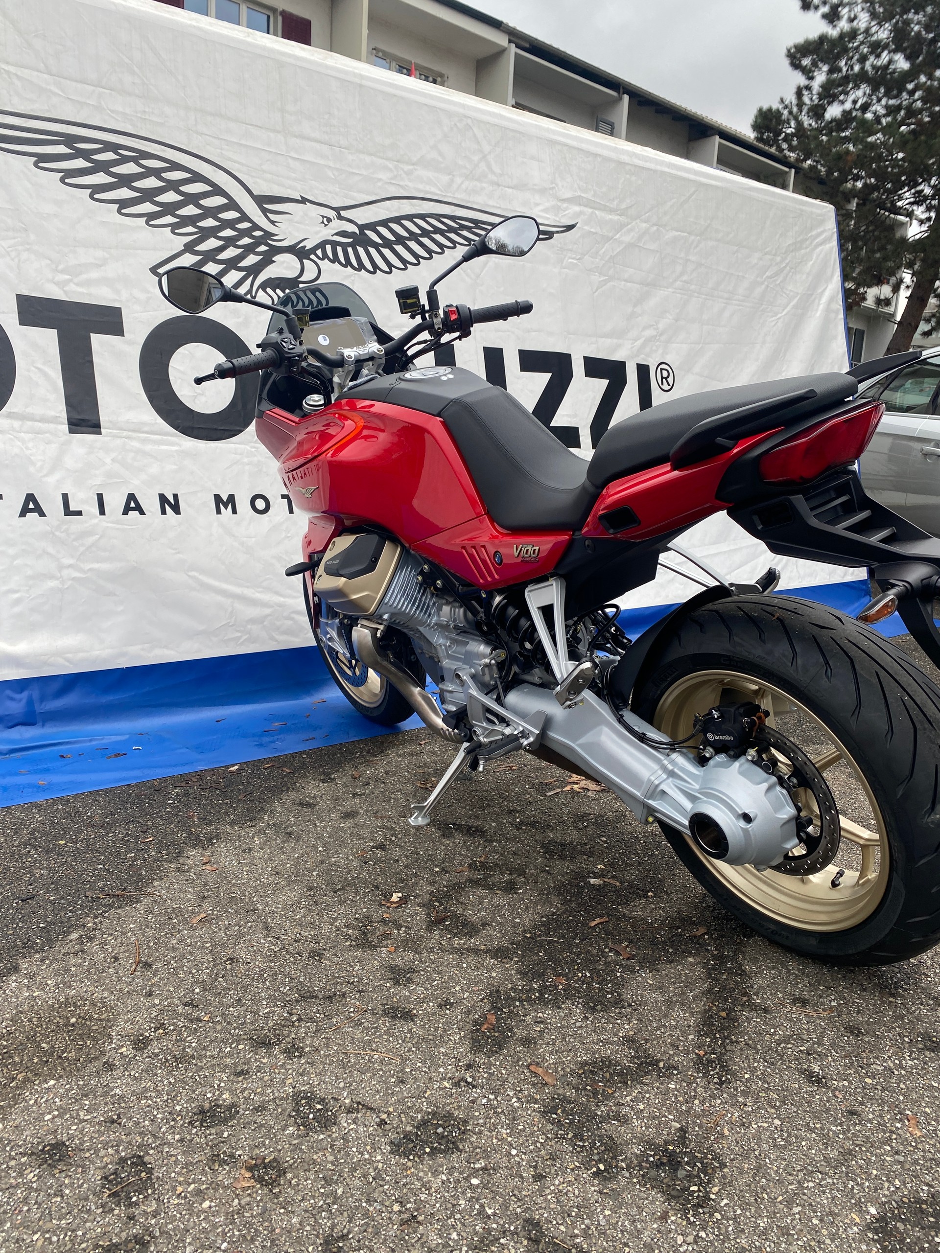 MOTO GUZZI V100 Mandello-image-9