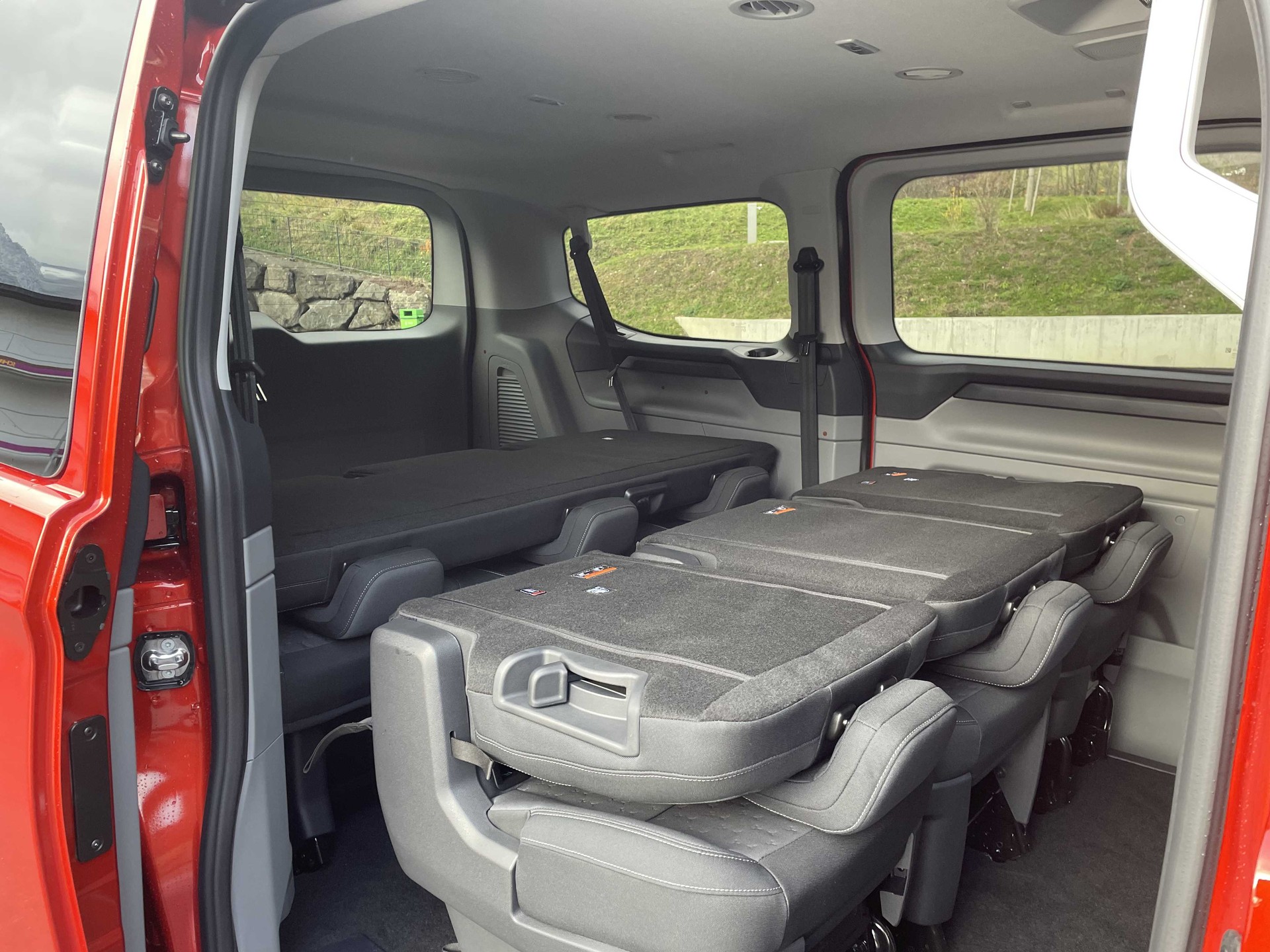 FORD Transit Custom Kombi 320 L1 2.0 EcoBlue 170 Limited-image-26