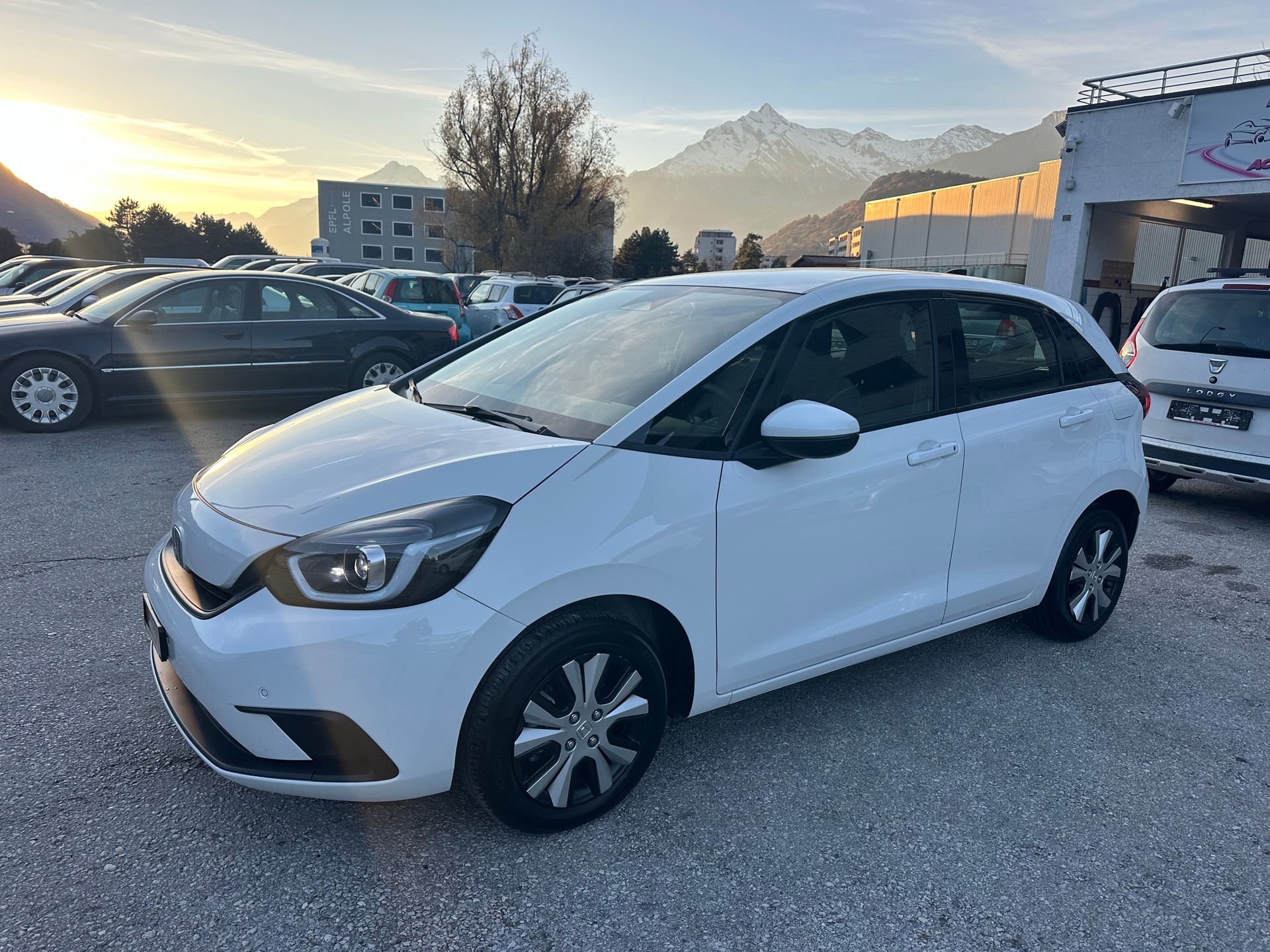 HONDA Jazz 1.5i-MMD Elegance E-CVT