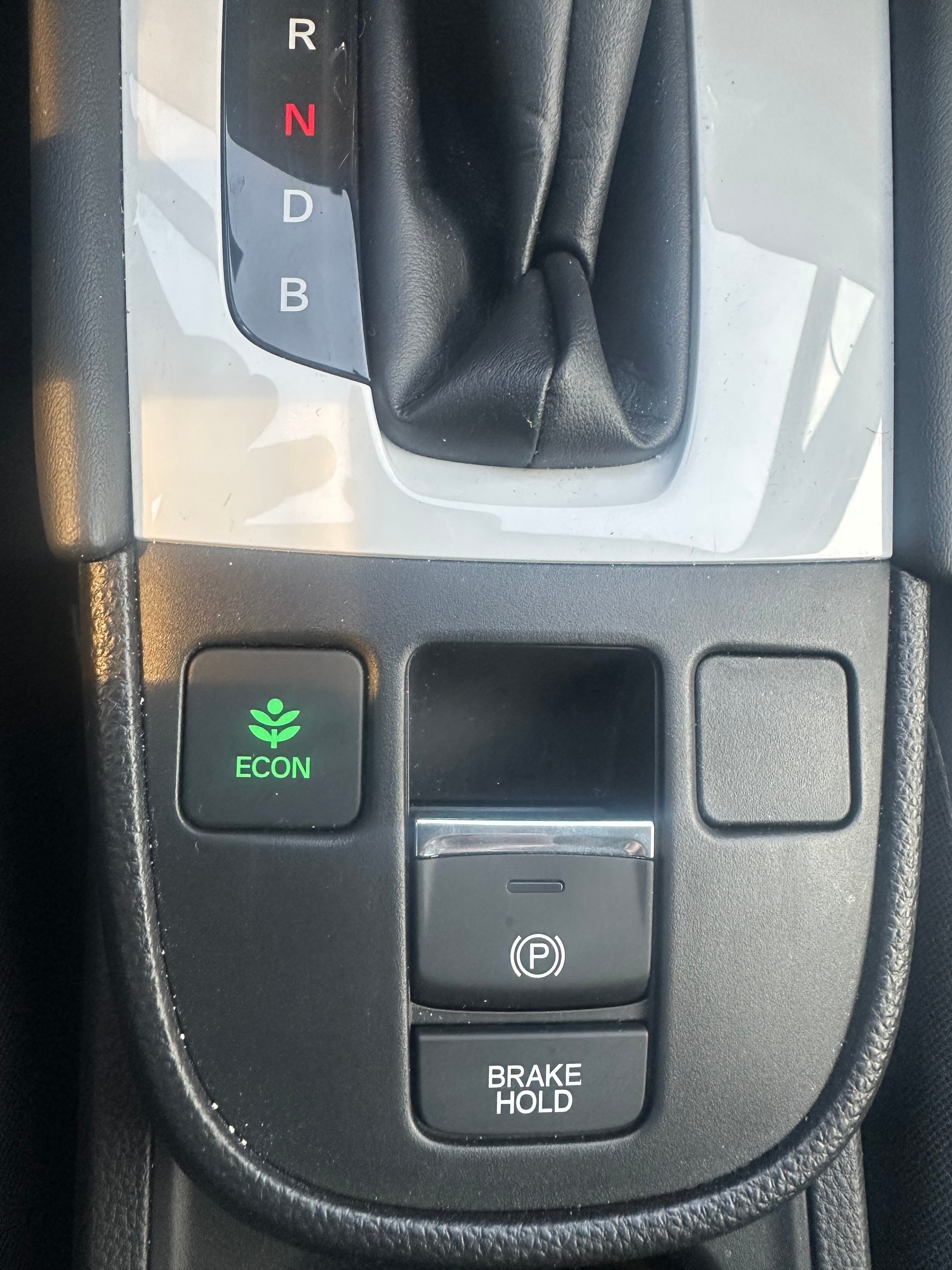 HONDA Jazz 1.5i-MMD Elegance E-CVT-image-11