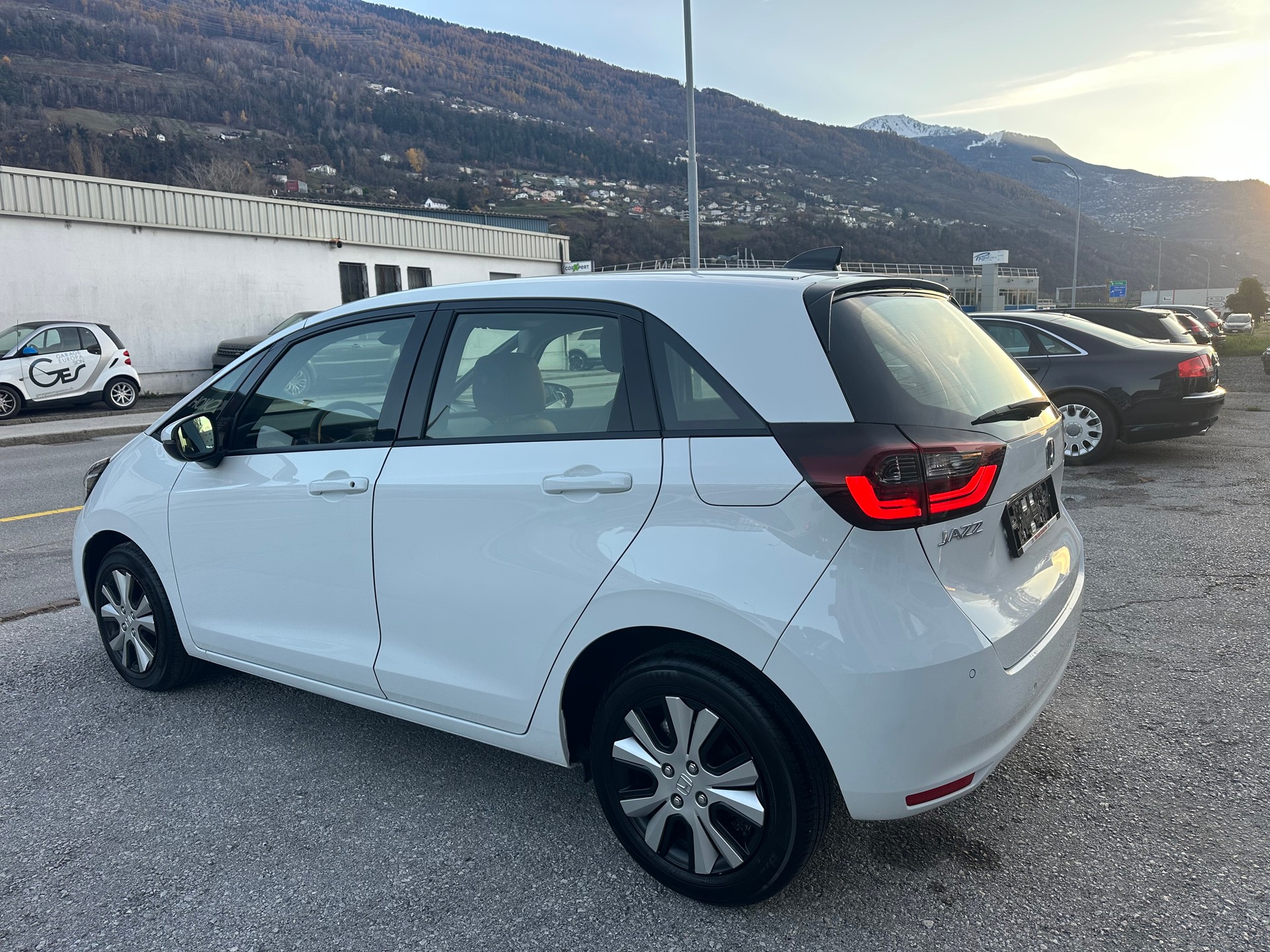 HONDA Jazz 1.5i-MMD Elegance E-CVT-image-5