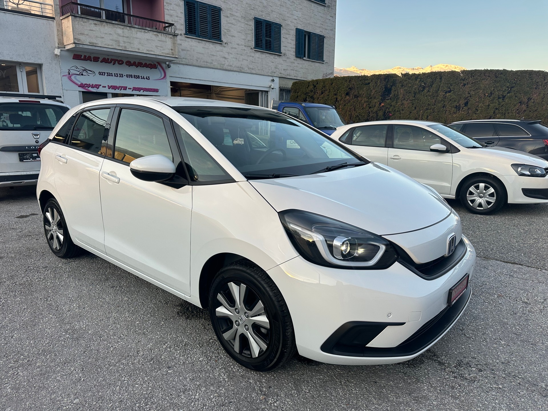 HONDA Jazz 1.5i-MMD Elegance E-CVT-image-2