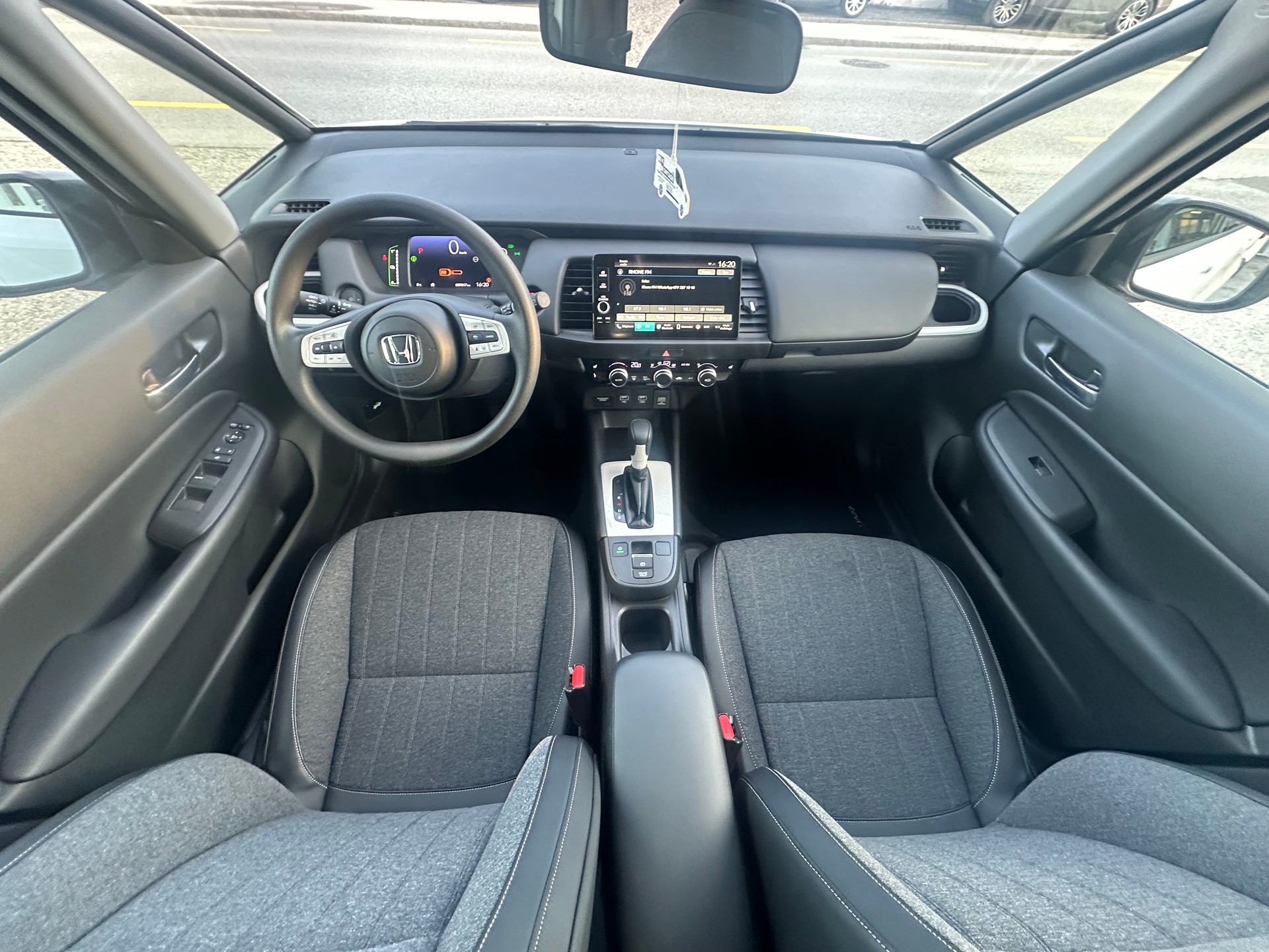 HONDA Jazz 1.5i-MMD Elegance E-CVT-image-6