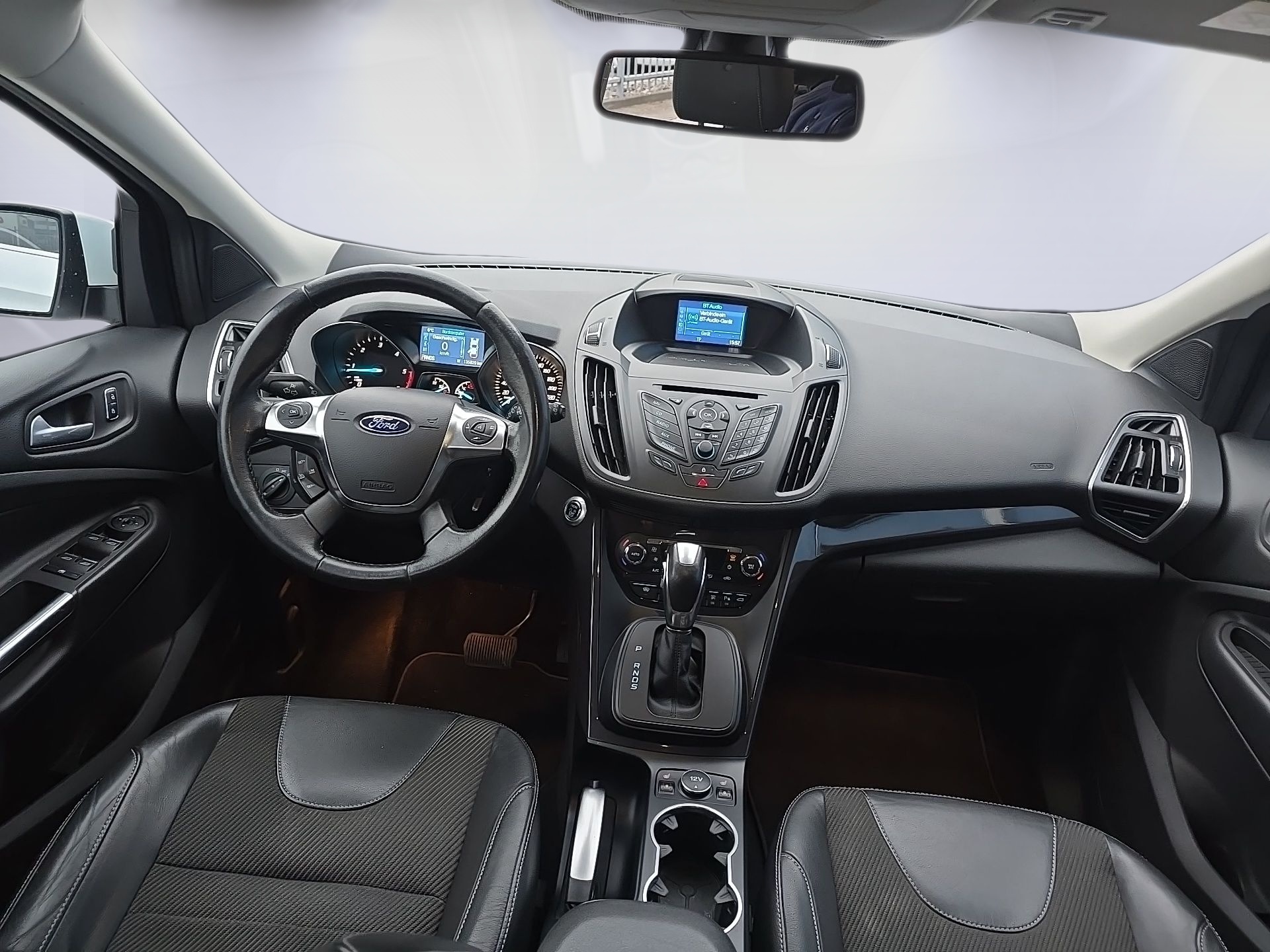 FORD Kuga 2.0 TDCi Titanium S 4WD PowerShift-image-9