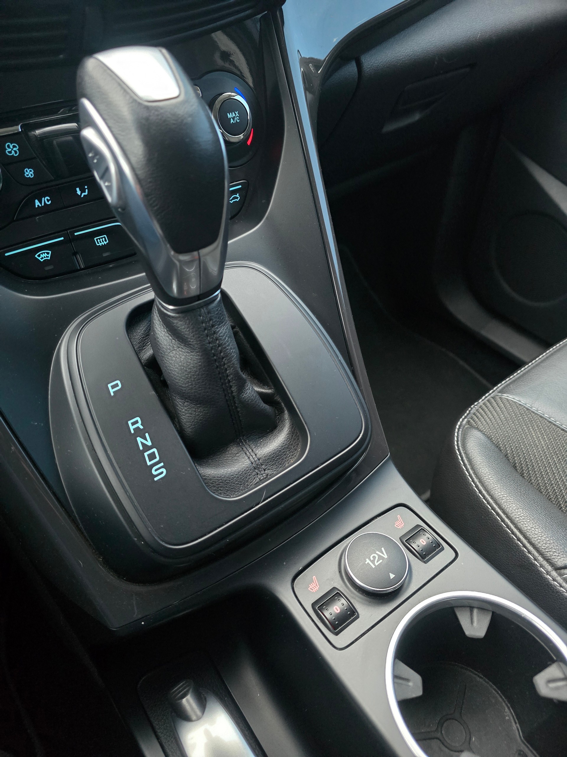 FORD Kuga 2.0 TDCi Titanium S 4WD PowerShift-image-14