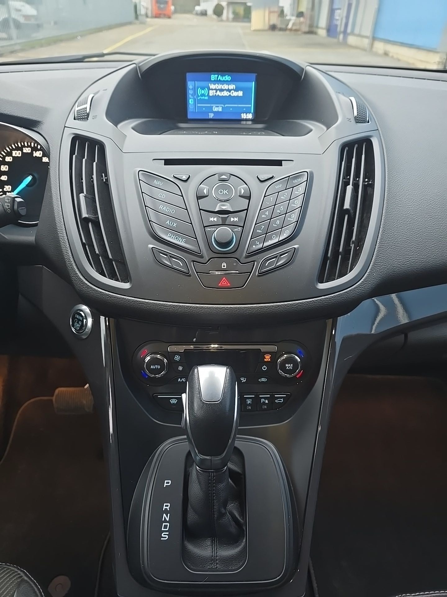 FORD Kuga 2.0 TDCi Titanium S 4WD PowerShift-image-10