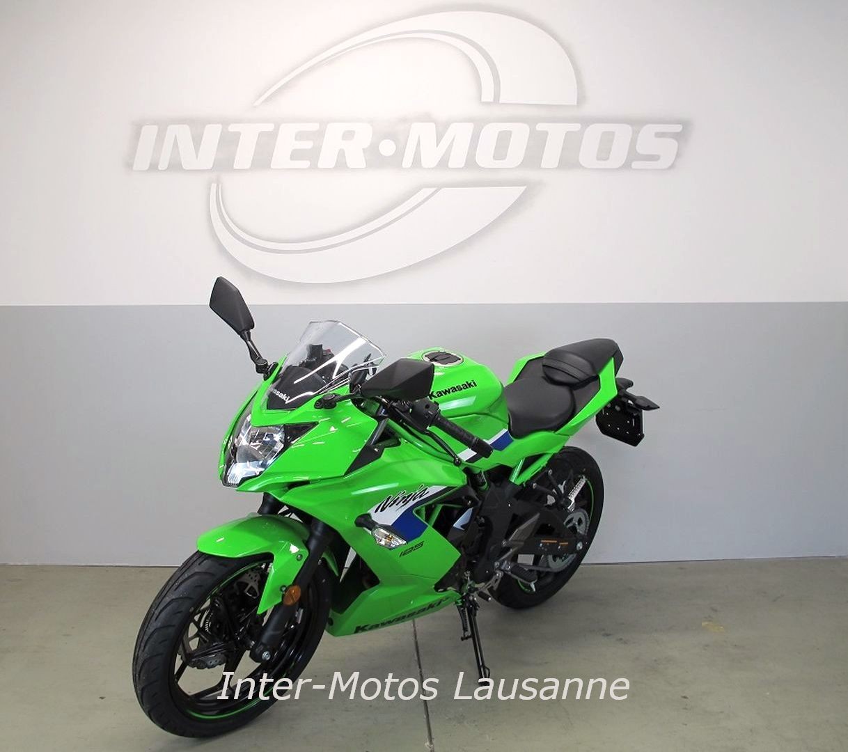 KAWASAKI NINJA 125 SE-showroom-element-2