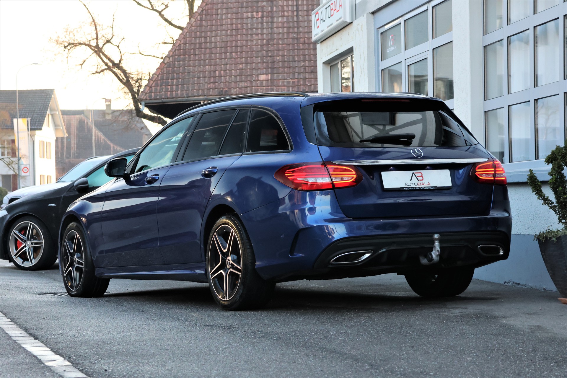 MERCEDES-BENZ C 400 AMG Line 4Matic 9G-Tronic (CH) + 1.8T AHK-showroom-element-2