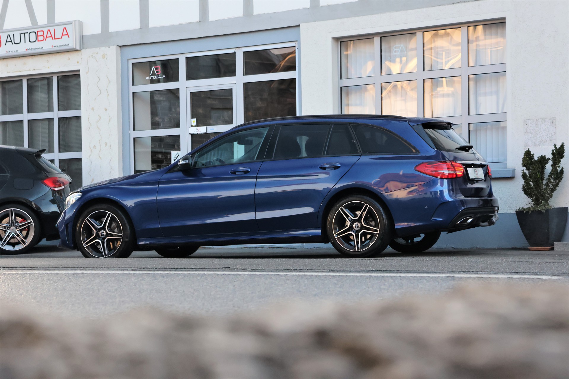 MERCEDES-BENZ C 400 AMG Line 4Matic 9G-Tronic (CH) + 1.8T AHK-showroom-element-3