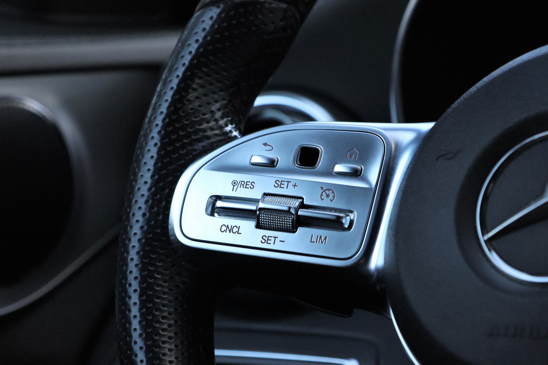 MERCEDES-BENZ C 400 AMG Line 4Matic 9G-Tronic (CH) + 1.8T AHK-image-14