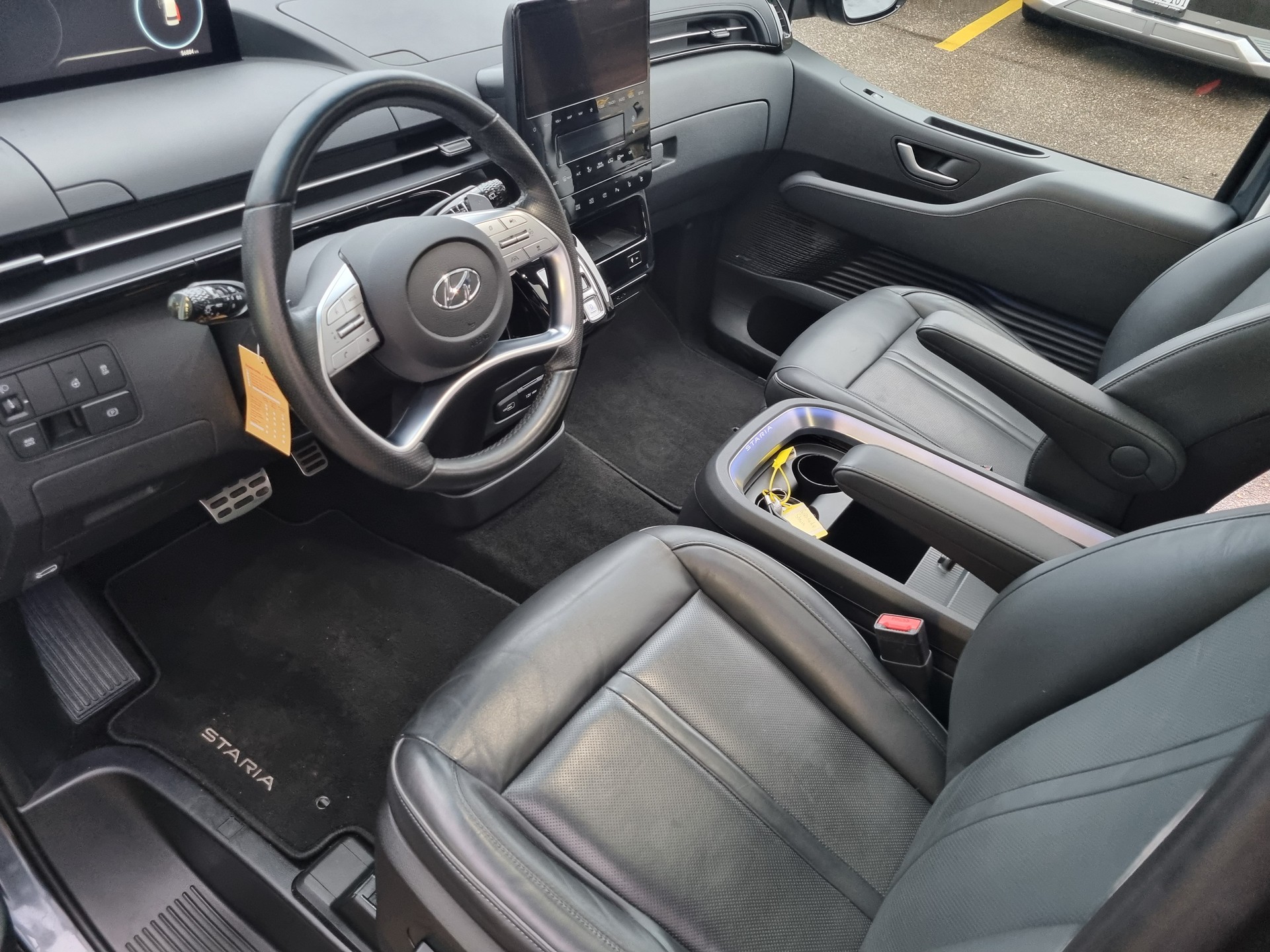 HYUNDAI Staria Premium 2.2 CRDi Vertex 4WD A-image-12