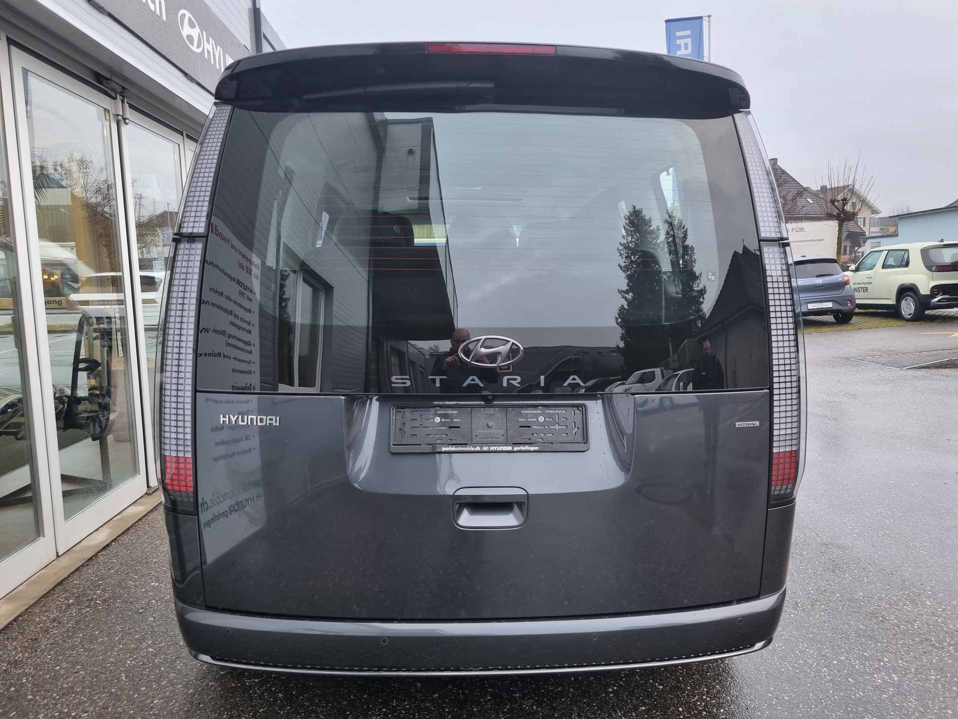 HYUNDAI Staria Premium 2.2 CRDi Vertex 4WD A-image-5