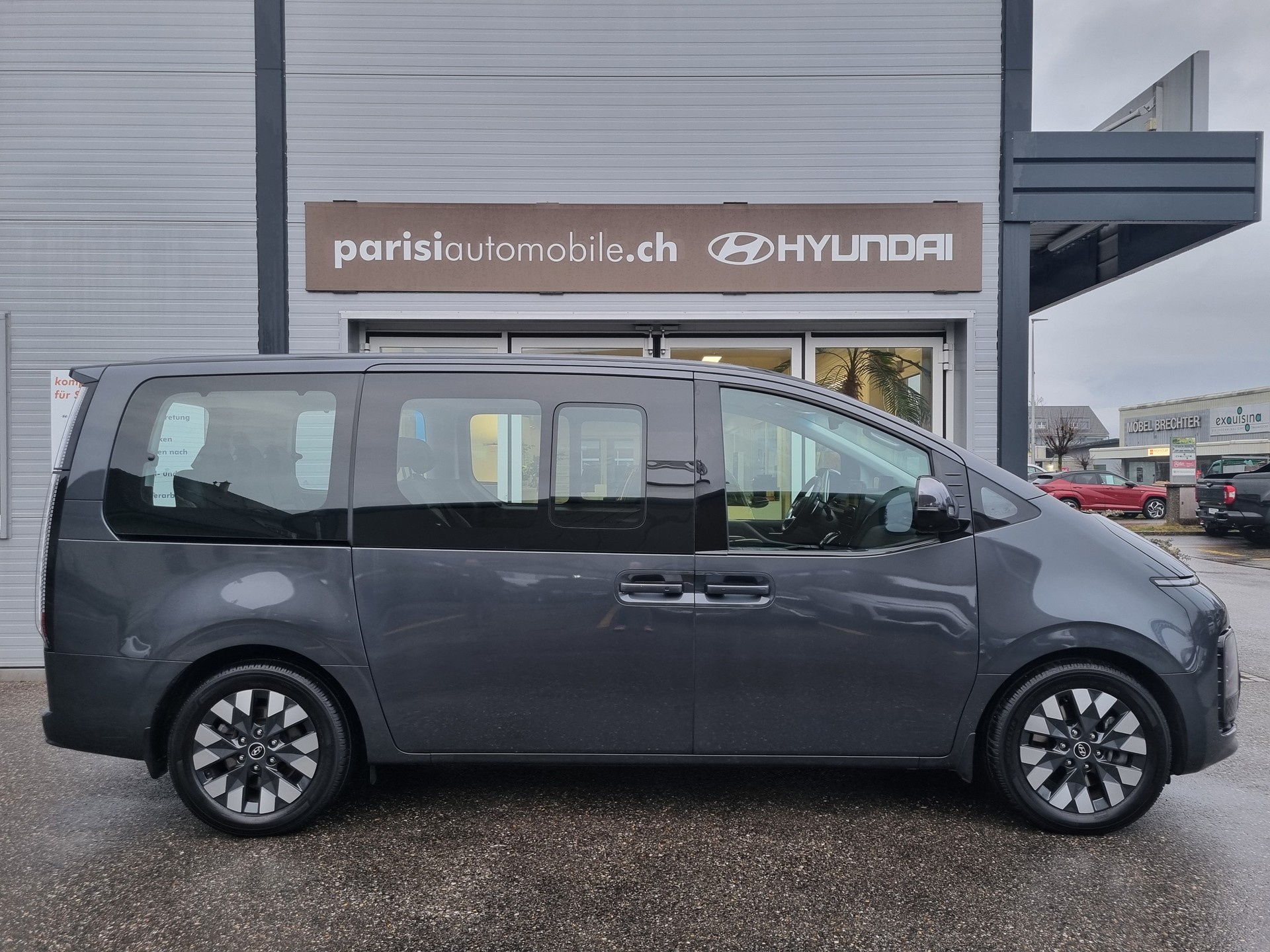 HYUNDAI Staria Premium 2.2 CRDi Vertex 4WD A-image-3