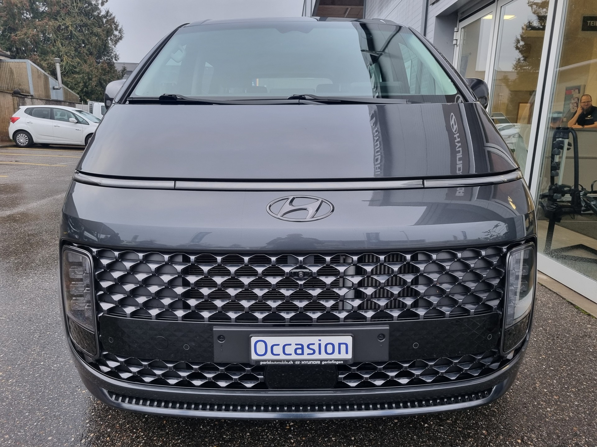 HYUNDAI Staria Premium 2.2 CRDi Vertex 4WD A-image-1