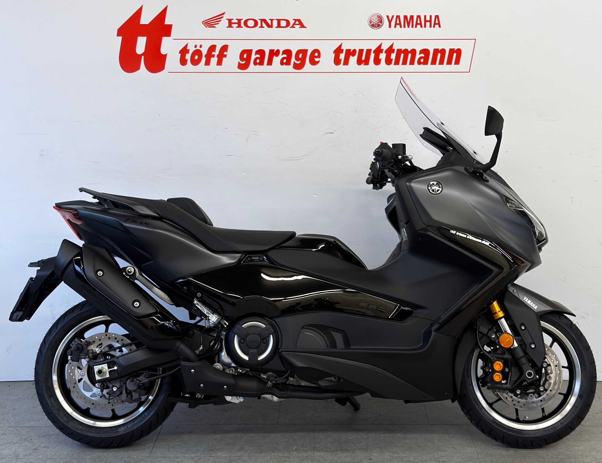 YAMAHA T-MAX Tech-Max-image-0