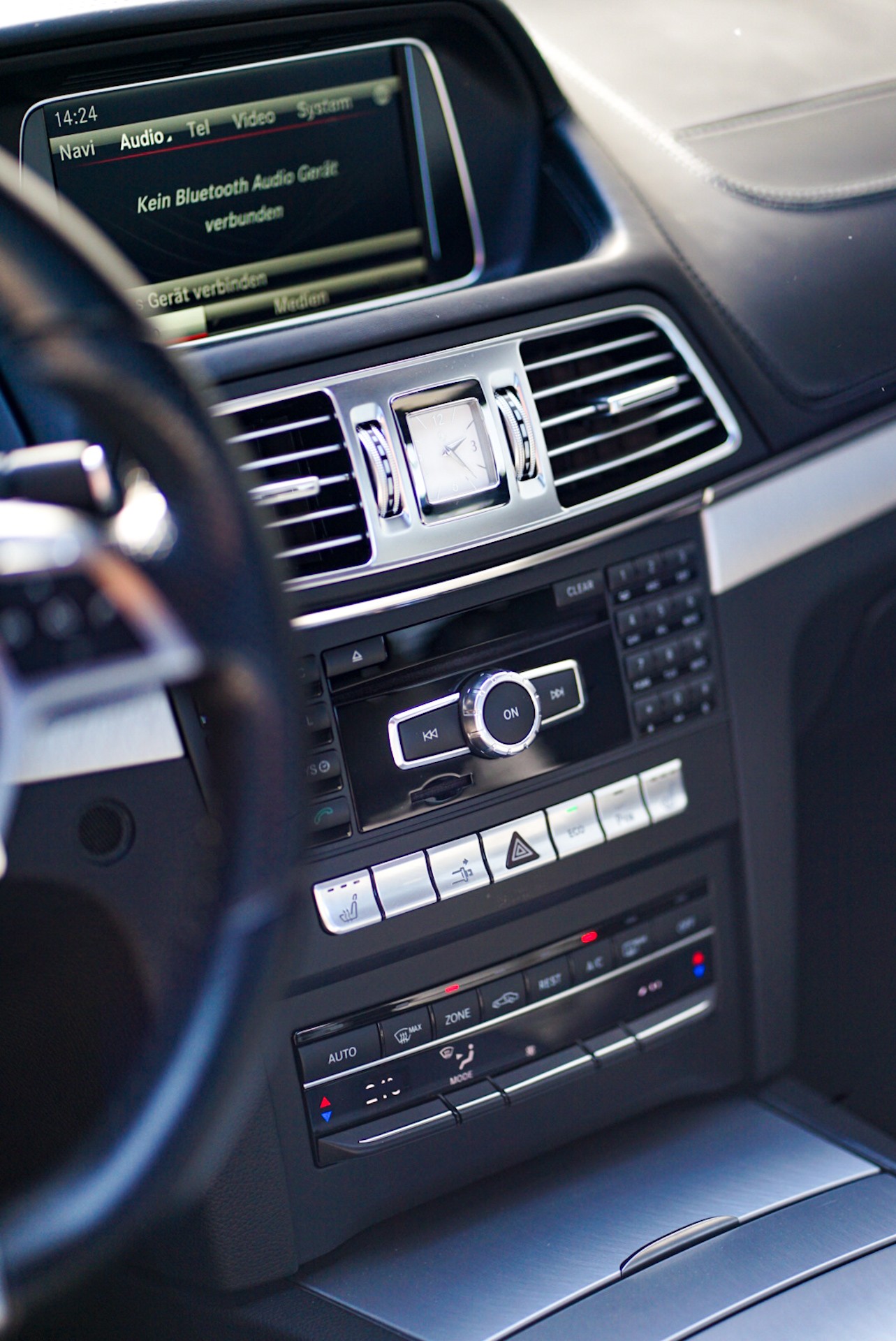MERCEDES-BENZ E 300 Coupé-image-20