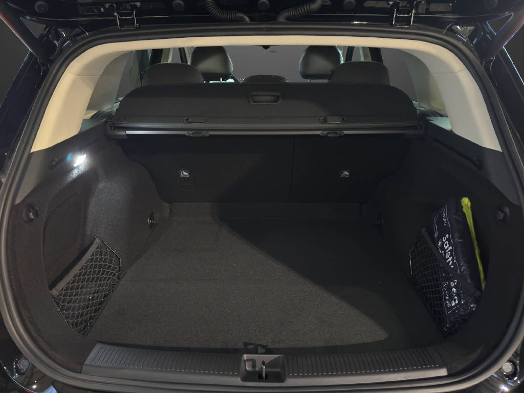 MG S6 EV 77 kWh Luxury 4WD-image-8