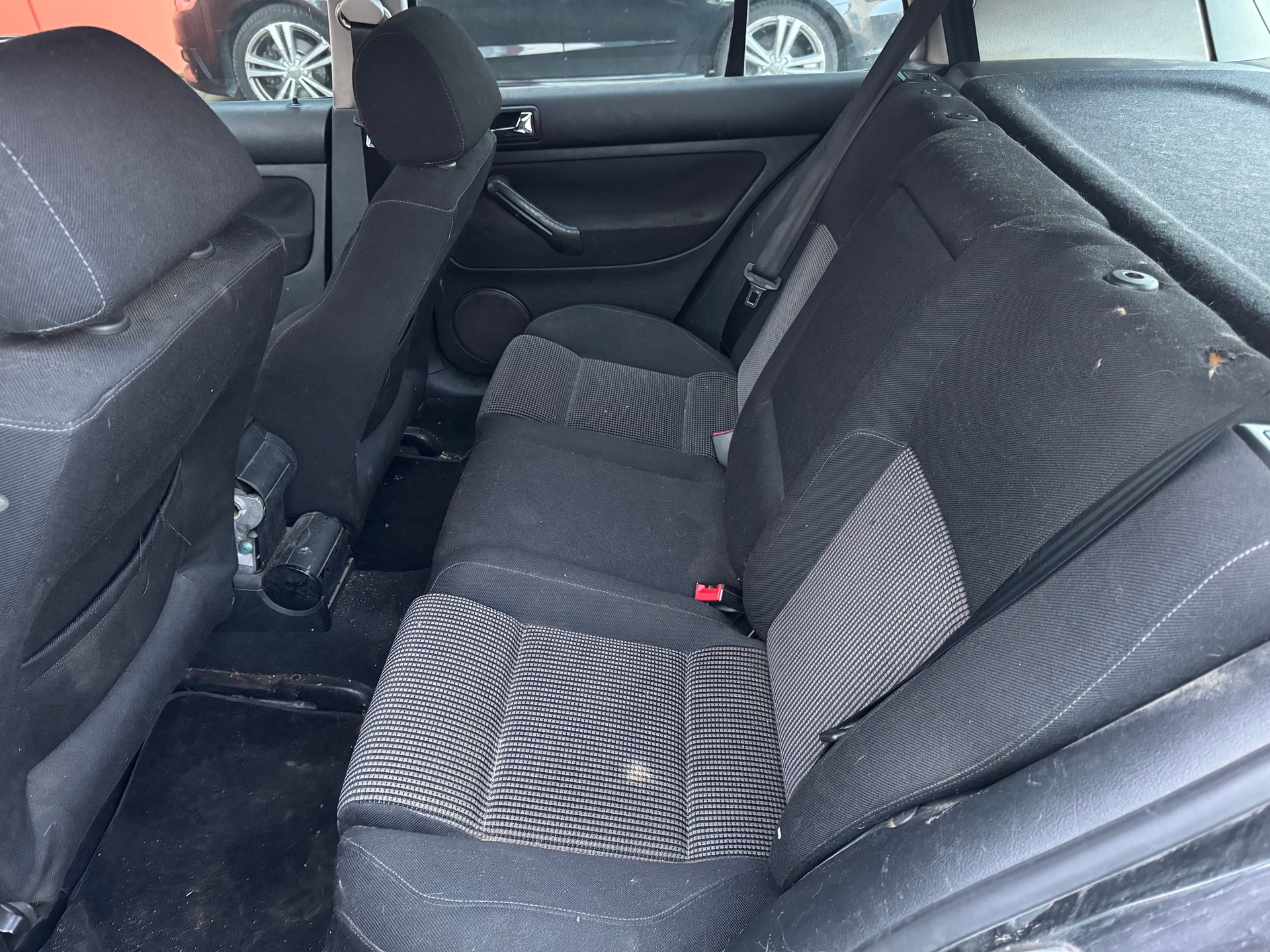 VW Golf 1.9 TDI PD 4Motion-image-8