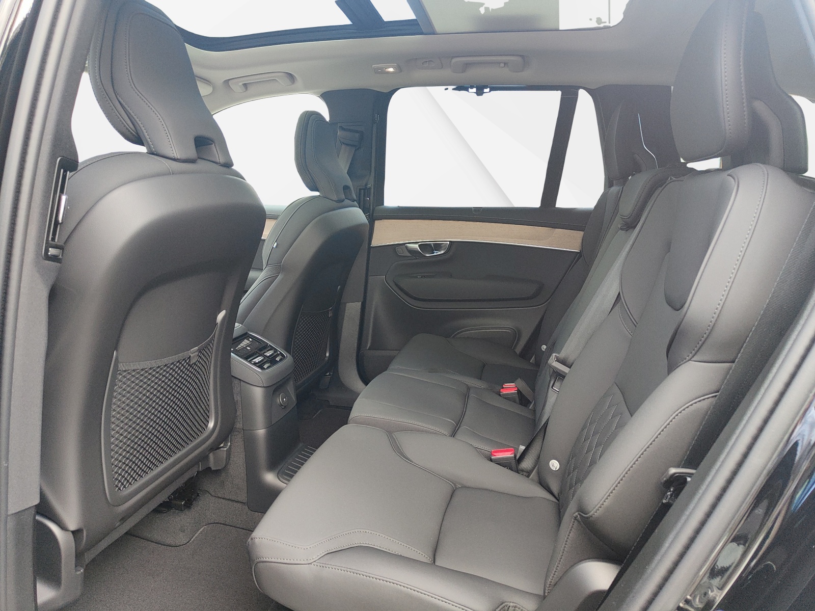 VOLVO XC90 2.0 T8 TE Plus Bright eAWD-image-4