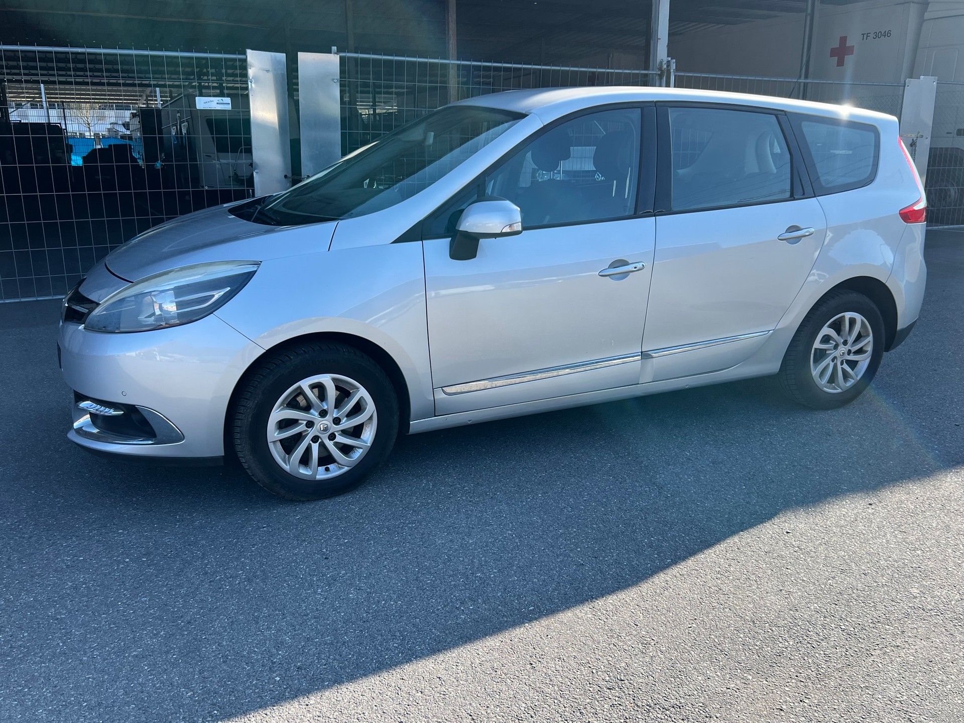 RENAULT Grand Scénic 1.2 16V Turbo Dynamique-image-4
