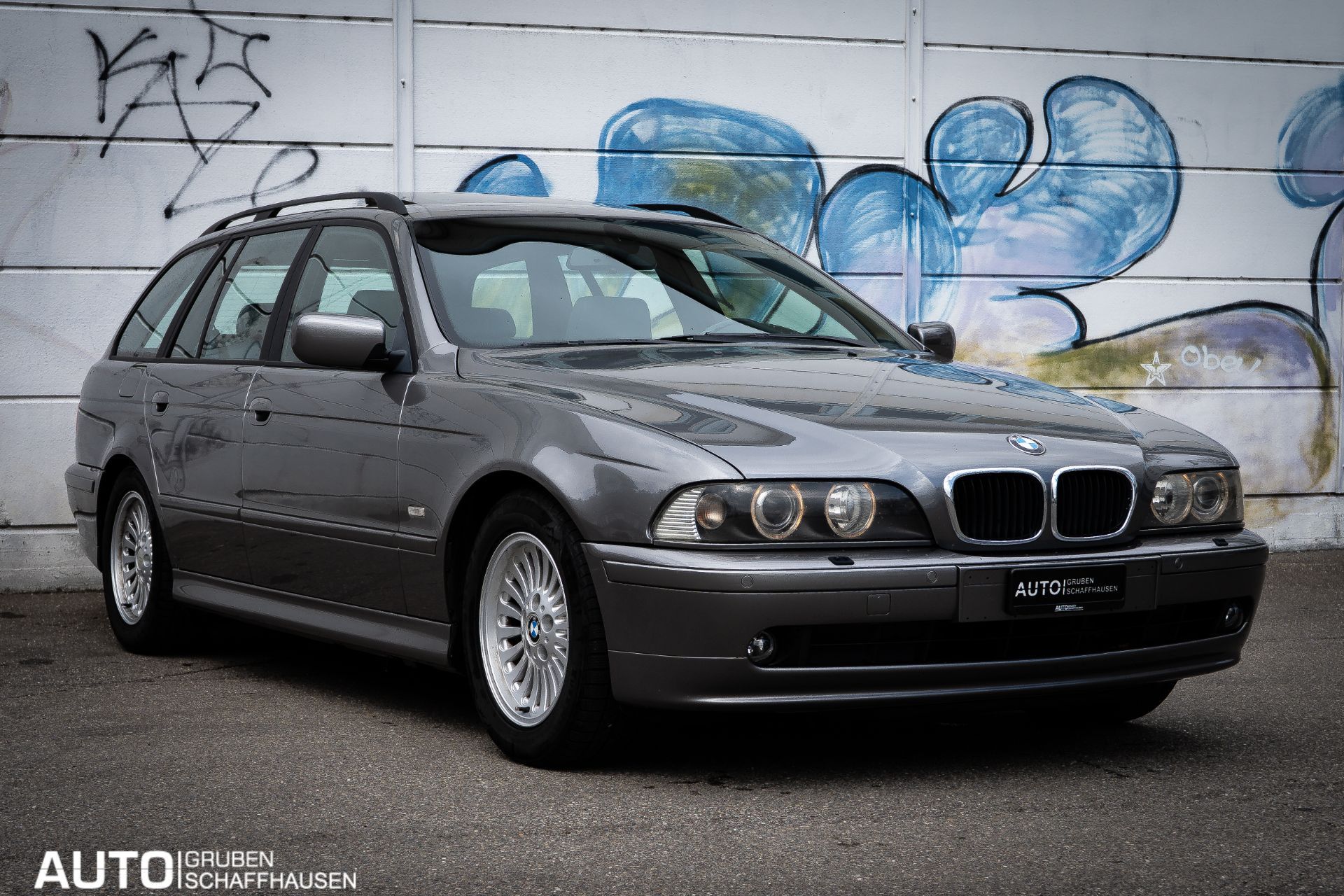 BMW 520 i Touring-showroom-element-1