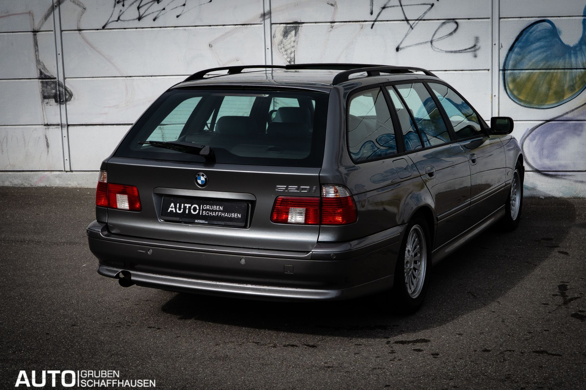 BMW 520 i Touring-image-29