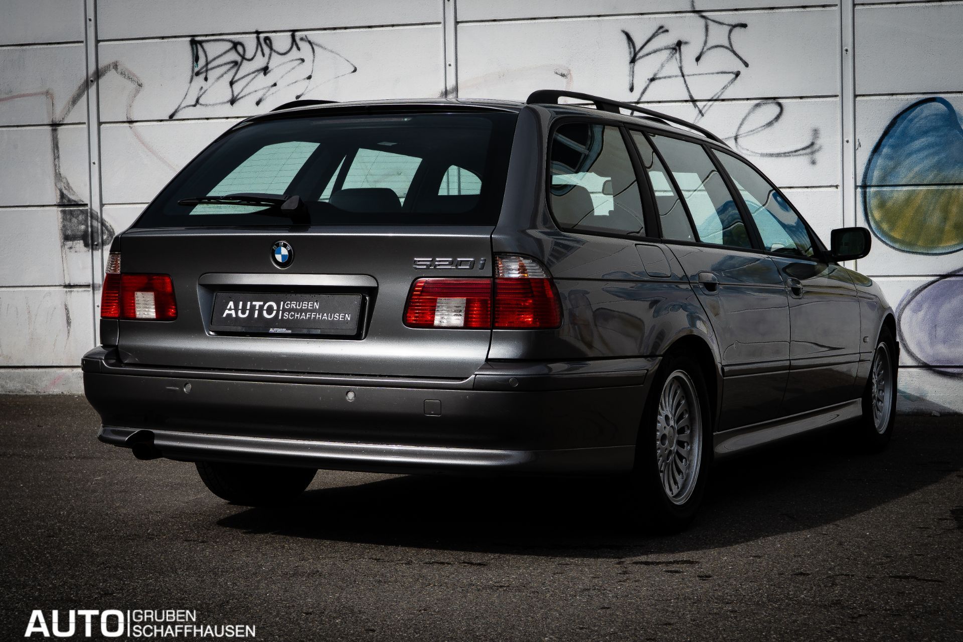 BMW 520 i Touring-image-30