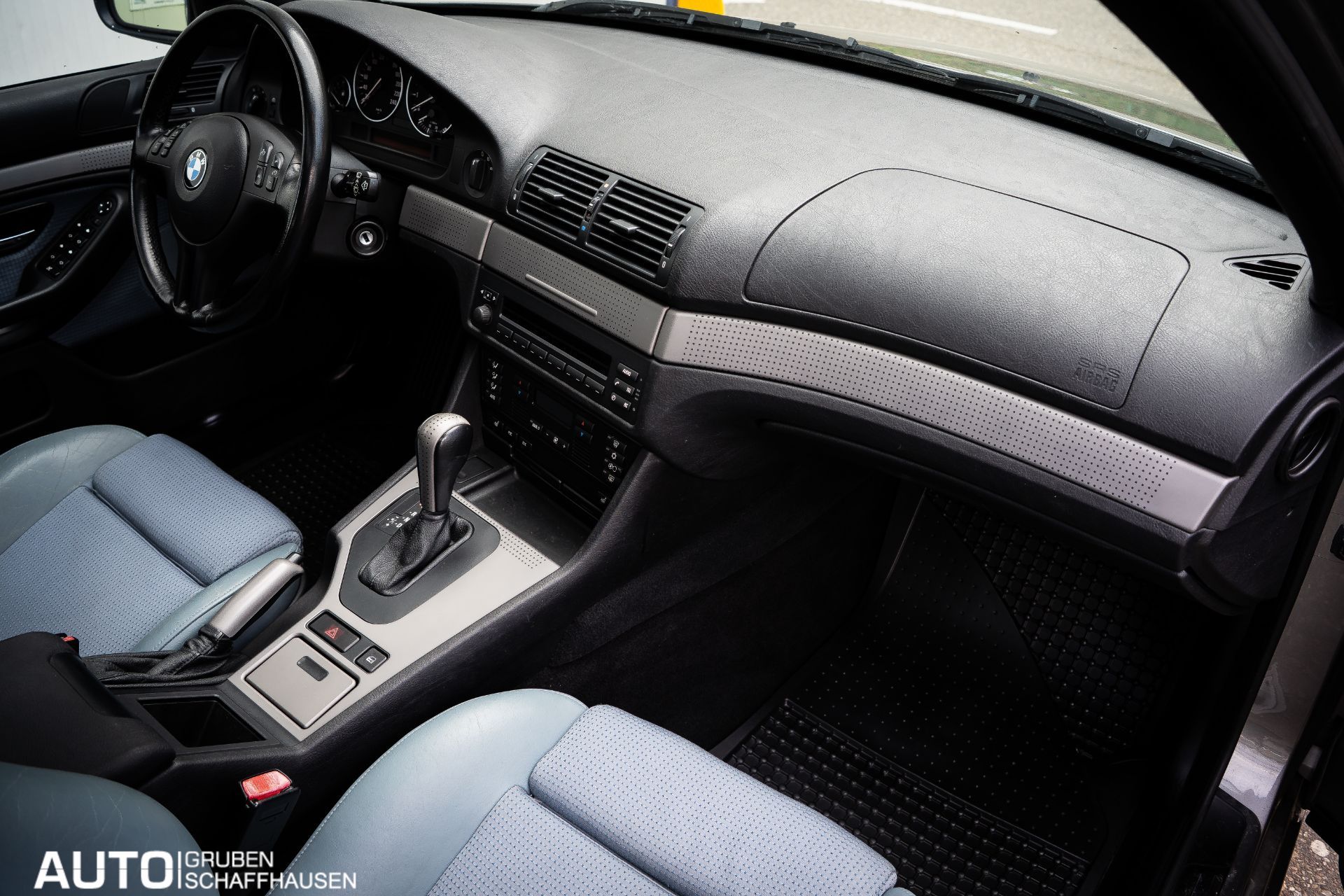 BMW 520 i Touring-image-11