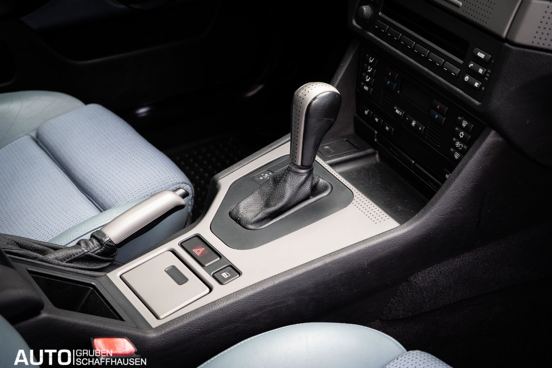 BMW 520 i Touring-image-12
