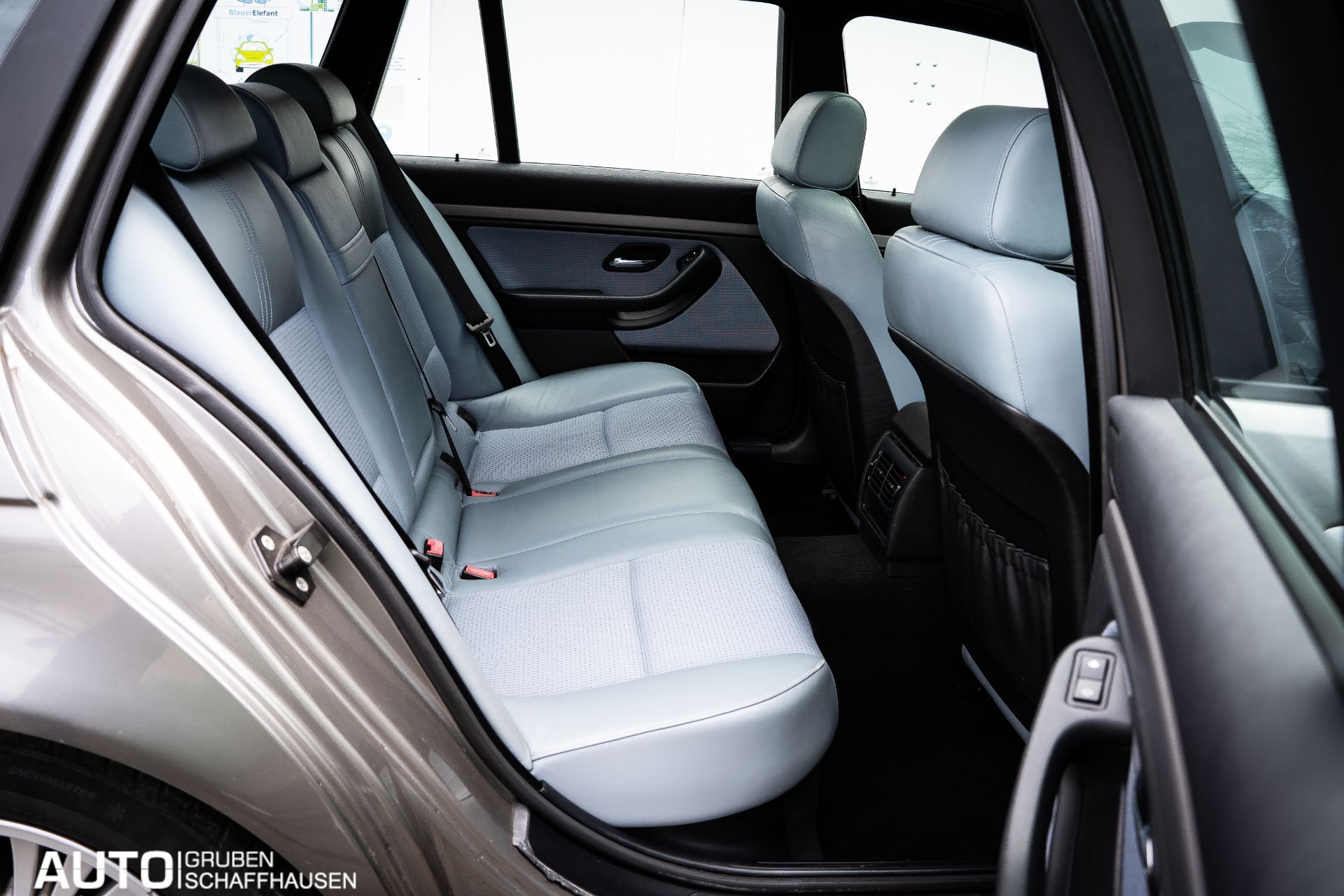 BMW 520 i Touring-image-15