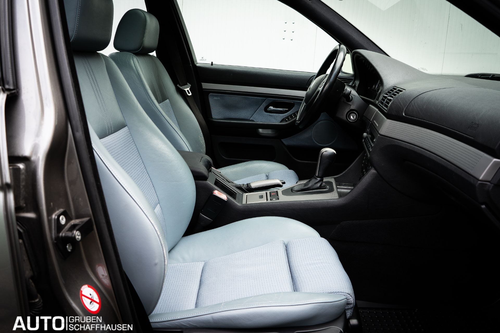 BMW 520 i Touring-image-10