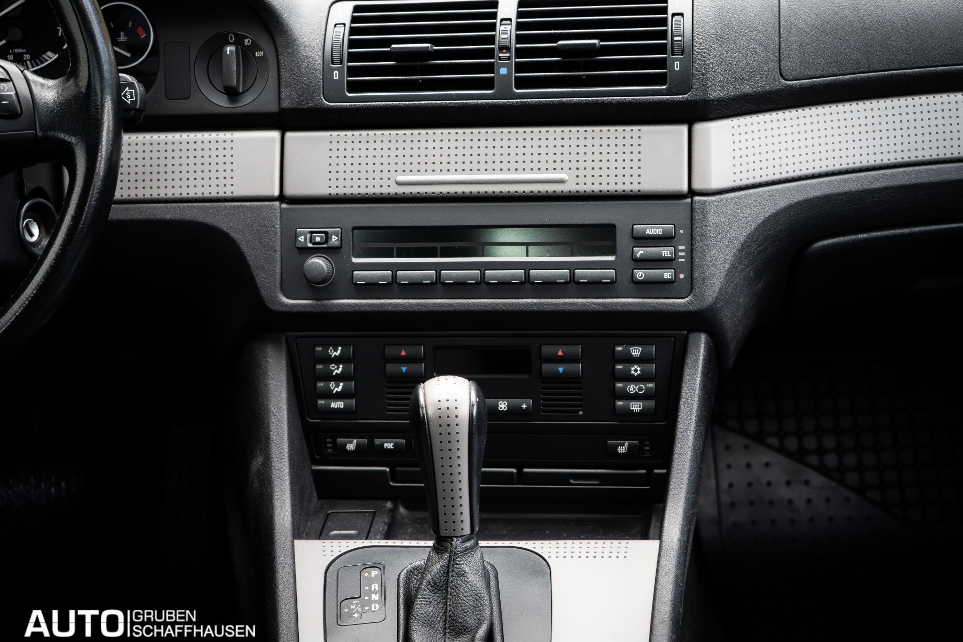 BMW 520 i Touring-image-18
