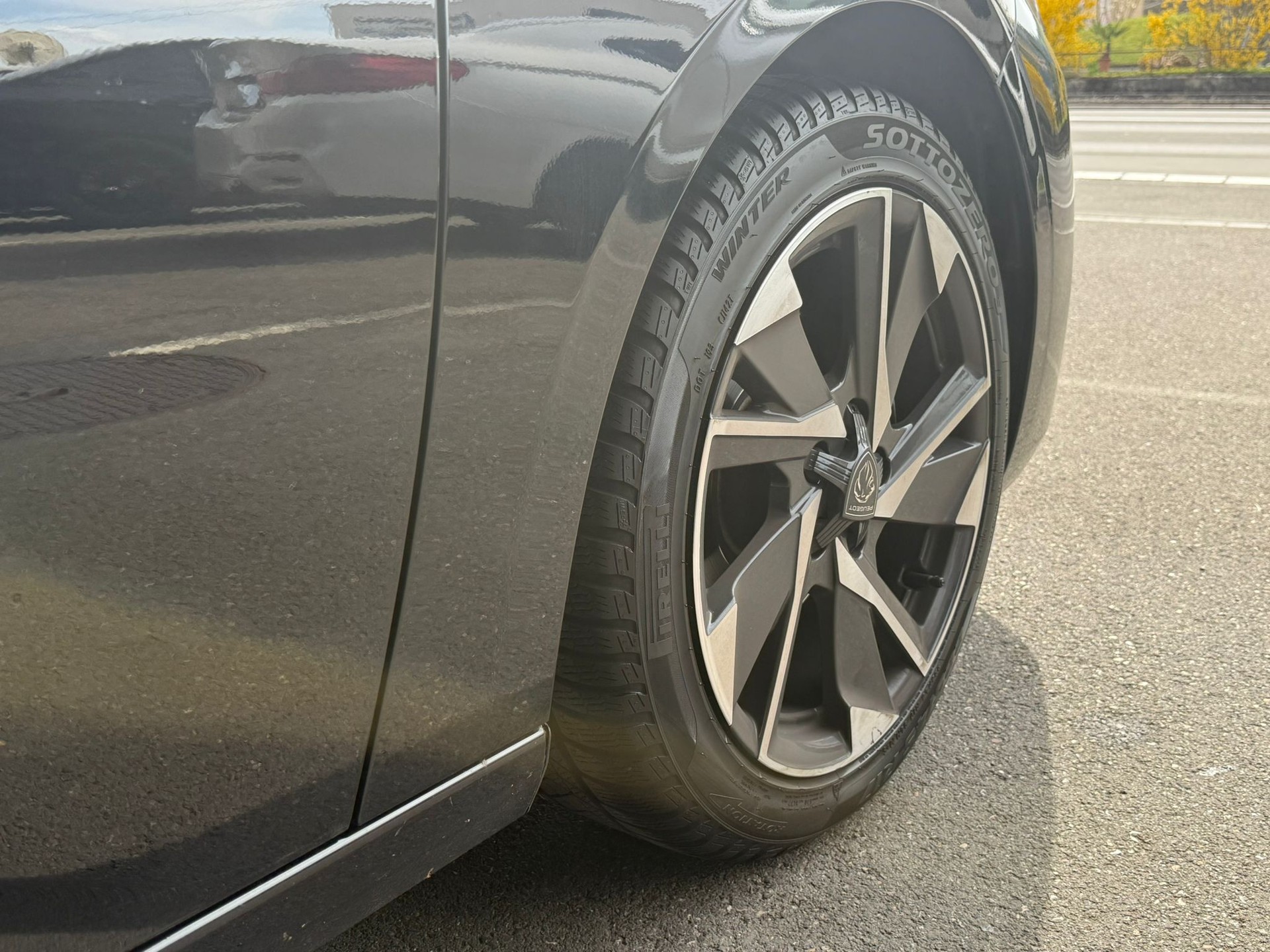 PEUGEOT 308 1.2 Pure Tech Allure EAT8-showroom-element-3