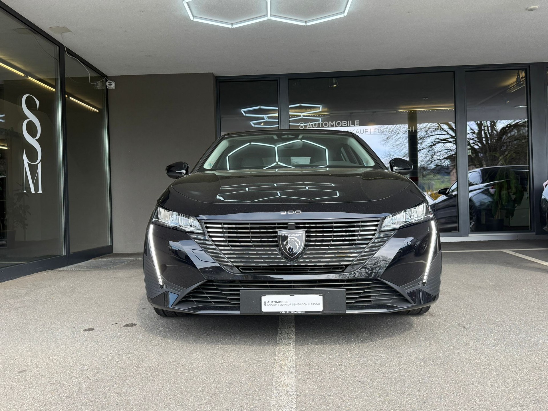 PEUGEOT 308 1.2 Pure Tech Allure EAT8-showroom-element-1