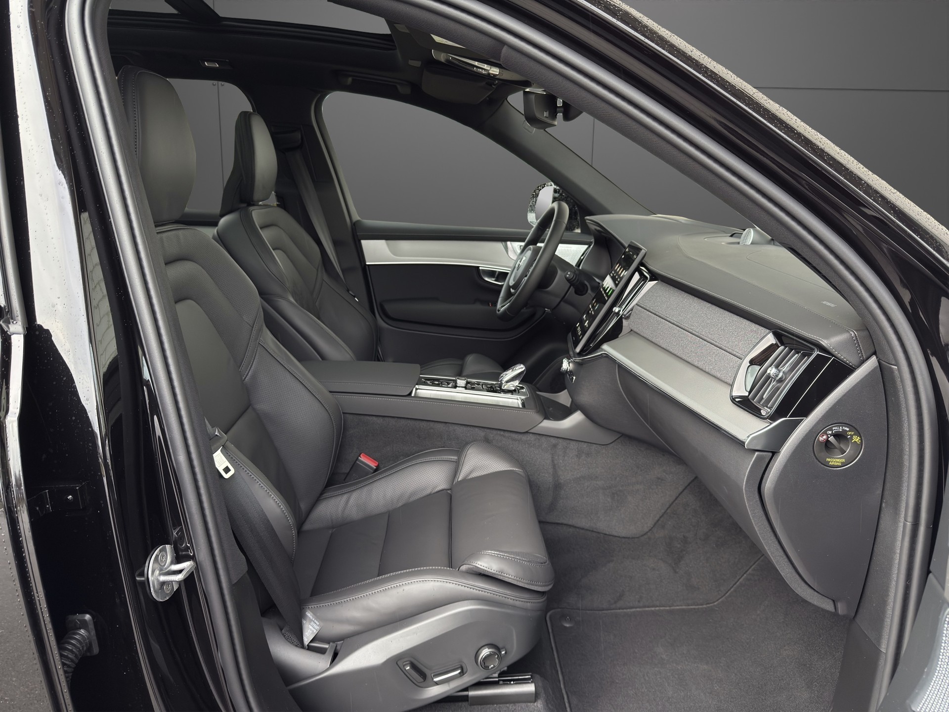 VOLVO XC90 T8 eAWD PluginHybrid Black Edition Ultra Geartronic-image-11