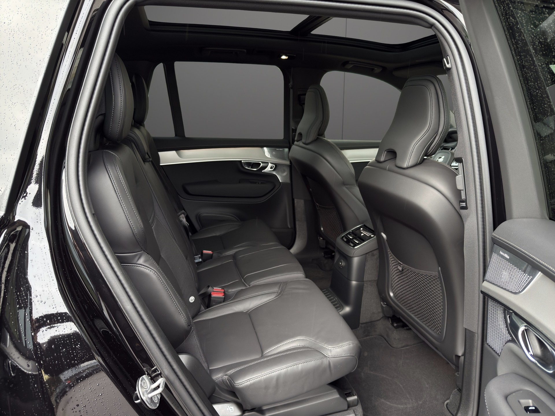 VOLVO XC90 T8 eAWD PluginHybrid Black Edition Ultra Geartronic-image-10