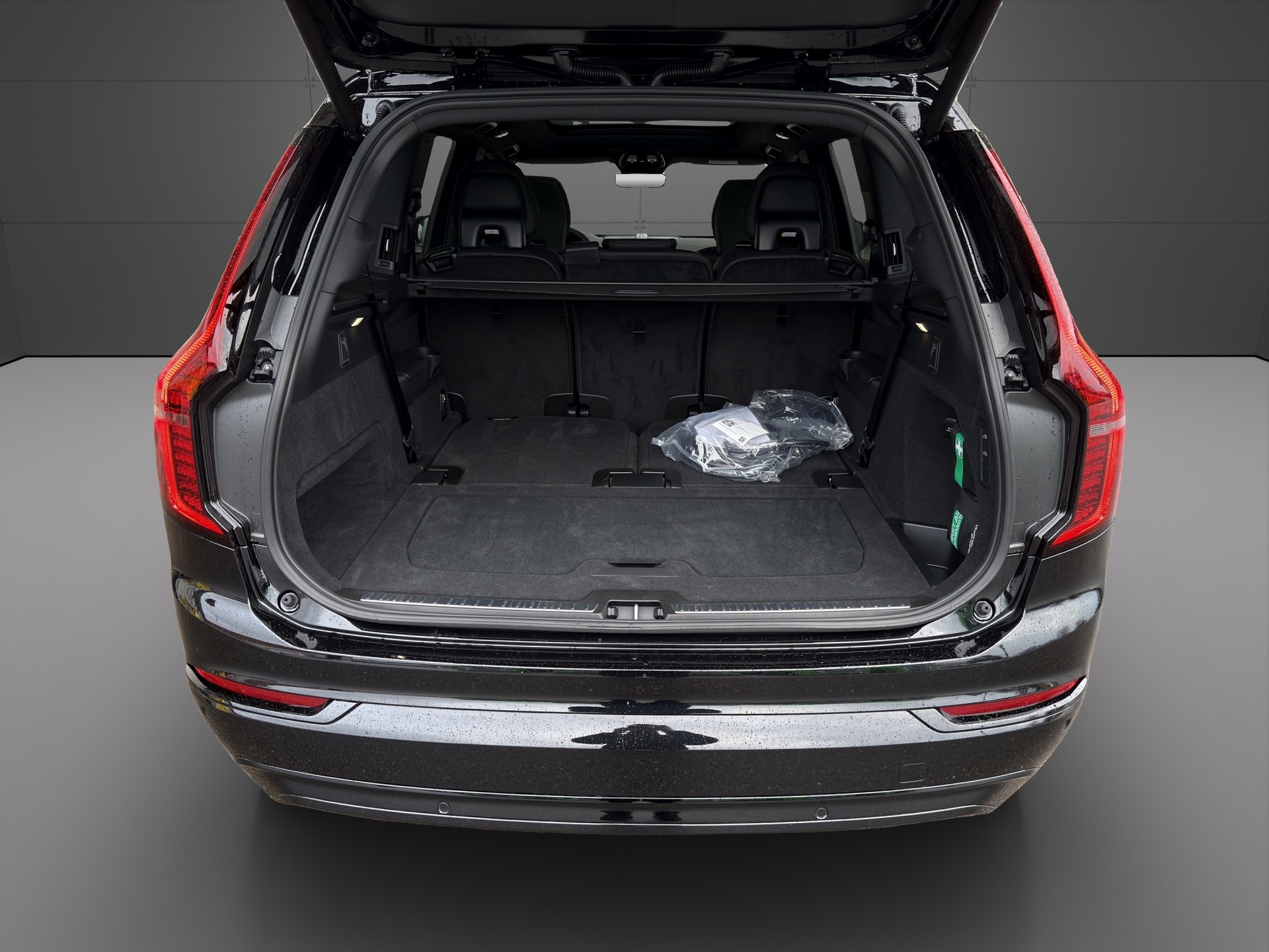 VOLVO XC90 T8 eAWD PluginHybrid Black Edition Ultra Geartronic-showroom-element-3